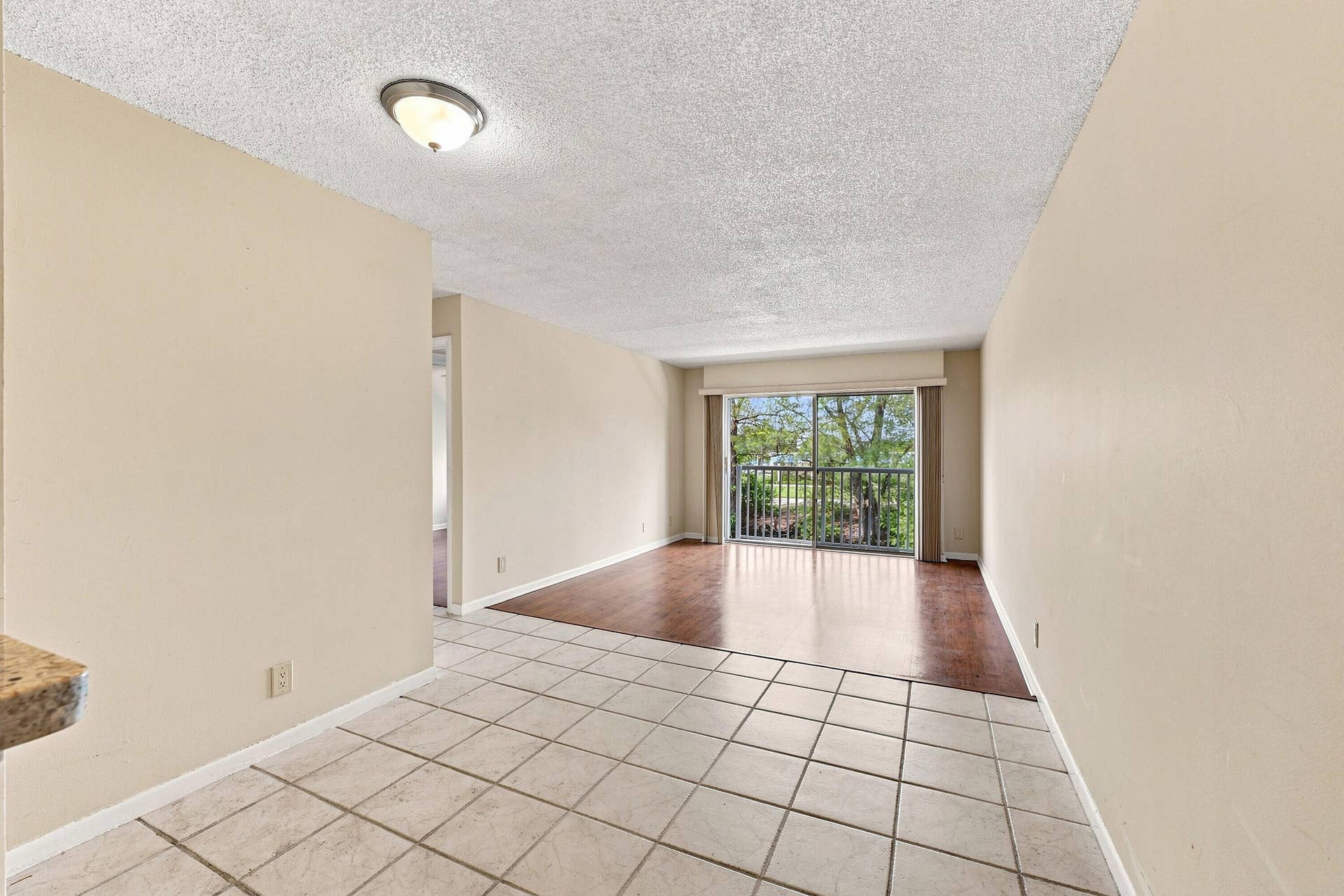 5951 NE 14th Lane, #204n, Fort Lauderdale, FL 33334 03_living room