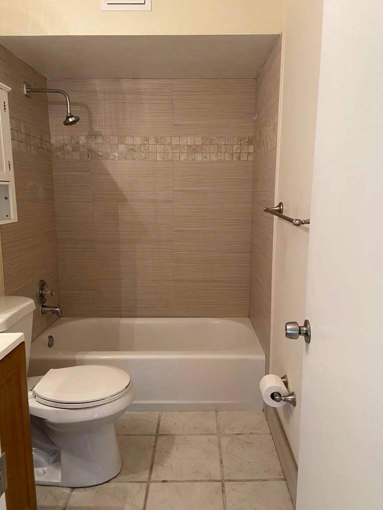 5951 NE 14th Lane, #204n, Fort Lauderdale, FL 33334 BATH #204N