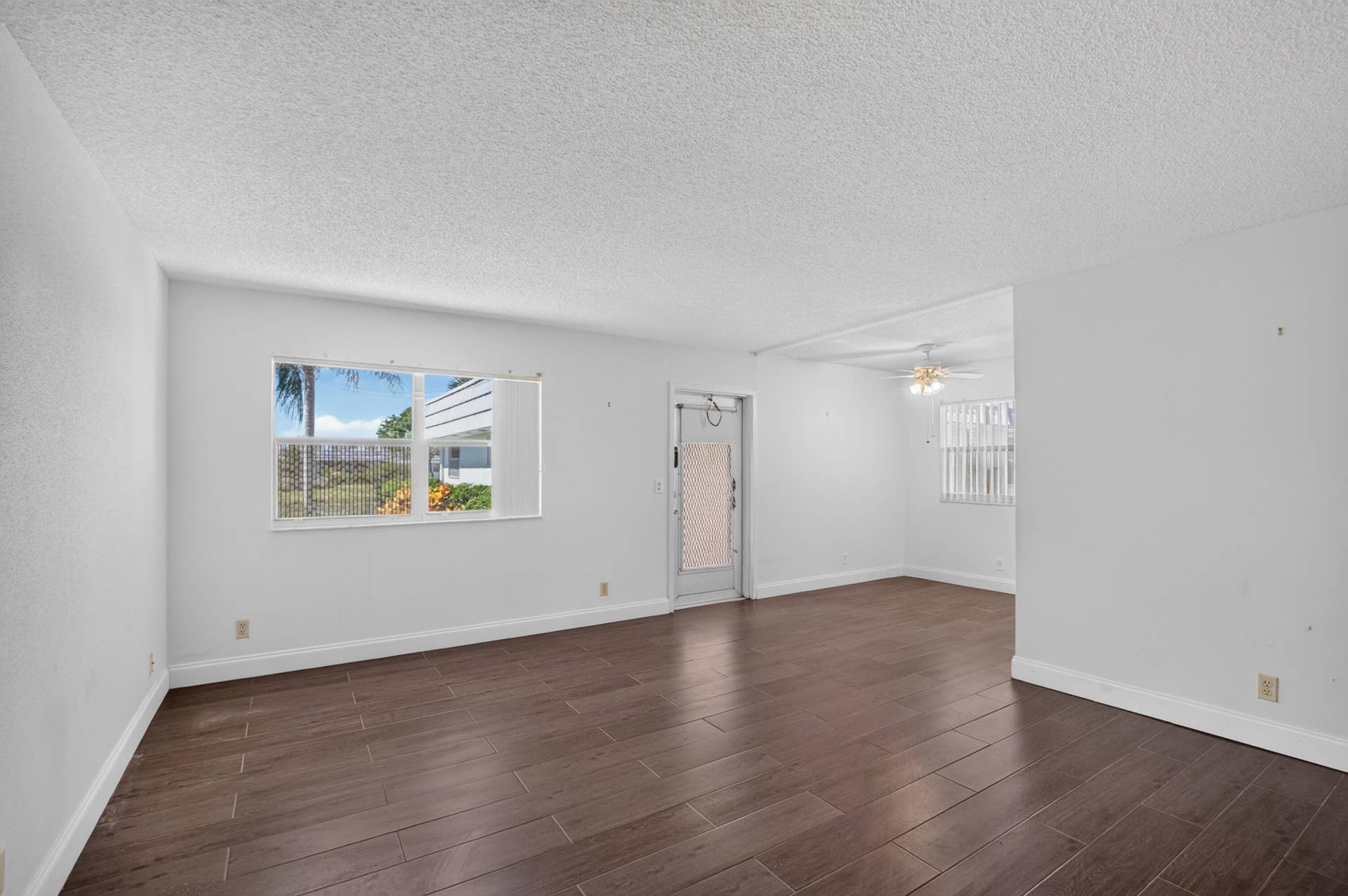 152 VALENCIA G Boulevard, Delray Beach, FL 33446 Living Room