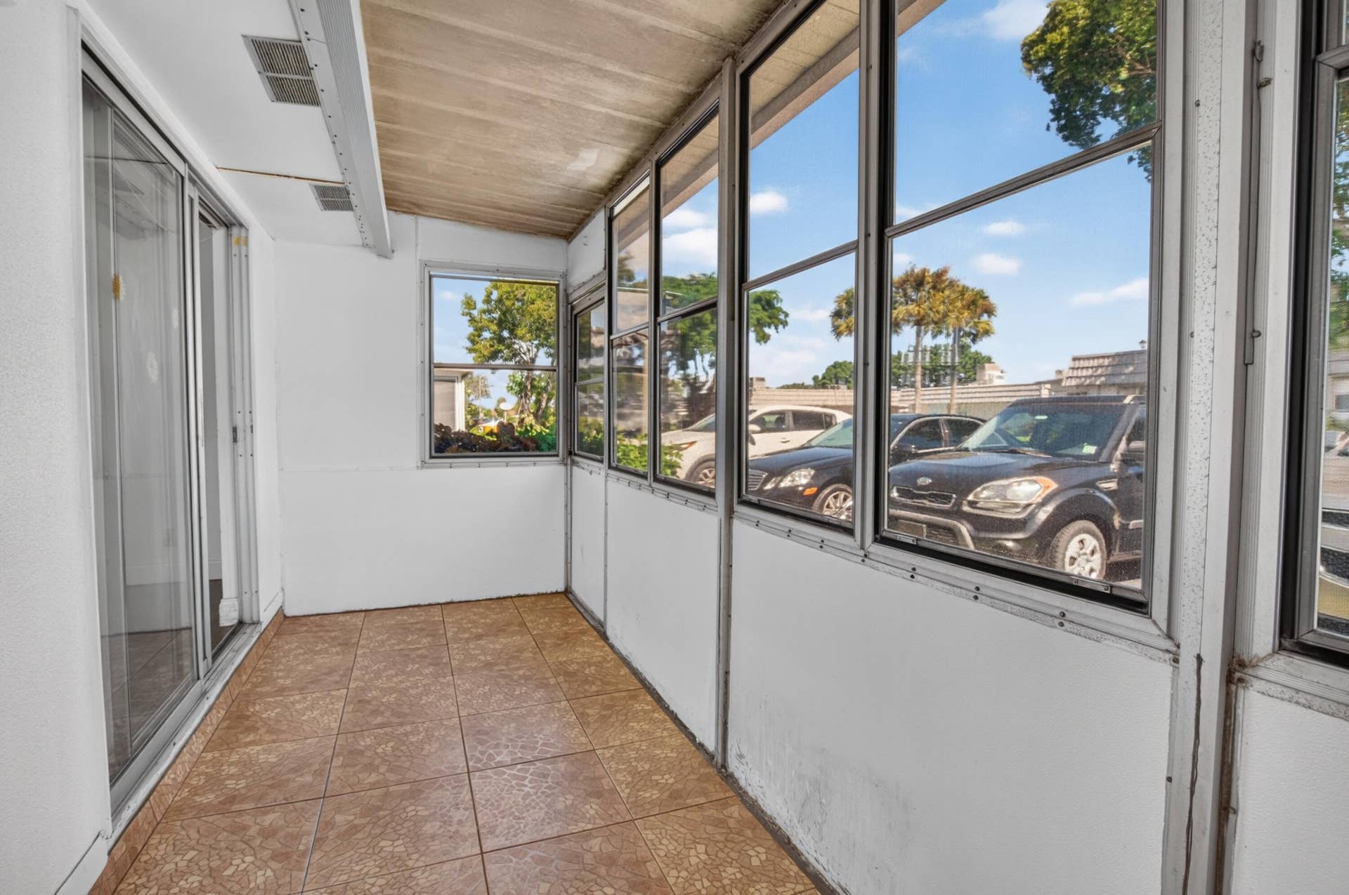 152 VALENCIA G Boulevard, Delray Beach, FL 33446 Sun Room