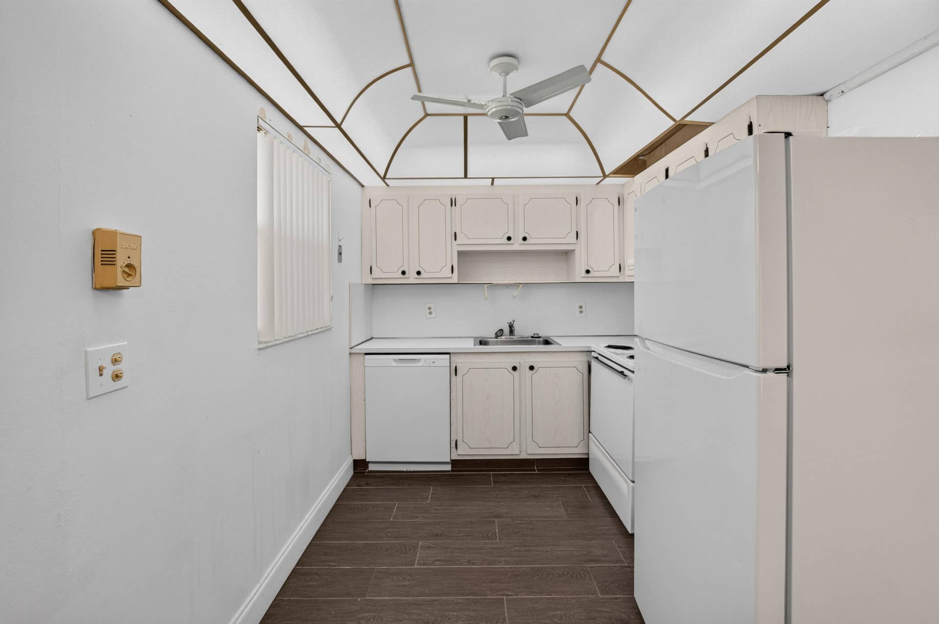 152 VALENCIA G Boulevard, Delray Beach, FL 33446 Kitchen