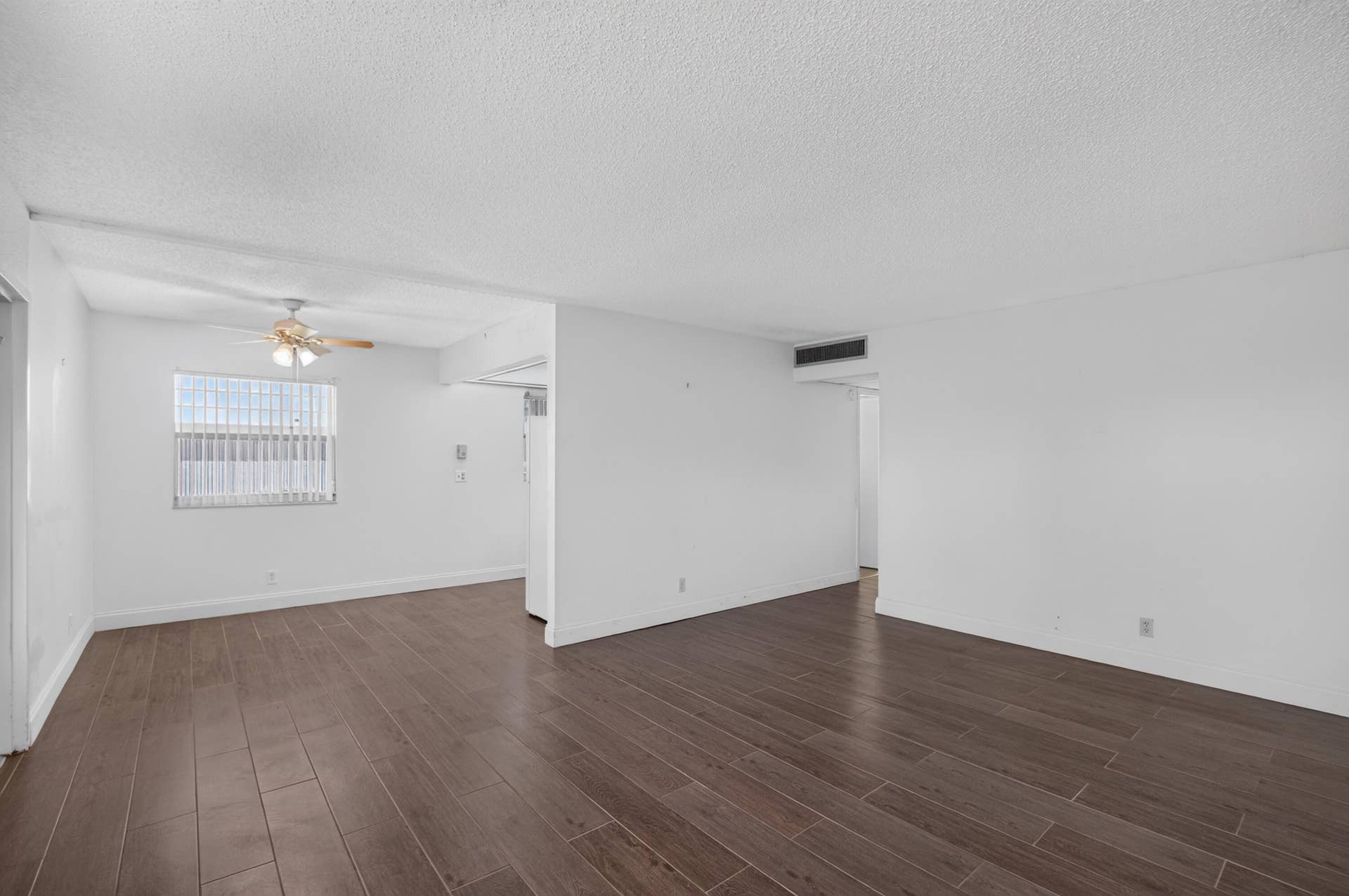 152 VALENCIA G Boulevard, Delray Beach, FL 33446 Living Room
