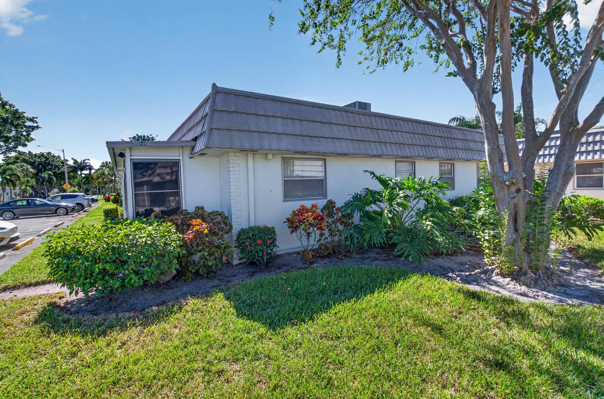 152 VALENCIA G Boulevard, Delray Beach, FL 33446 Side of Structure