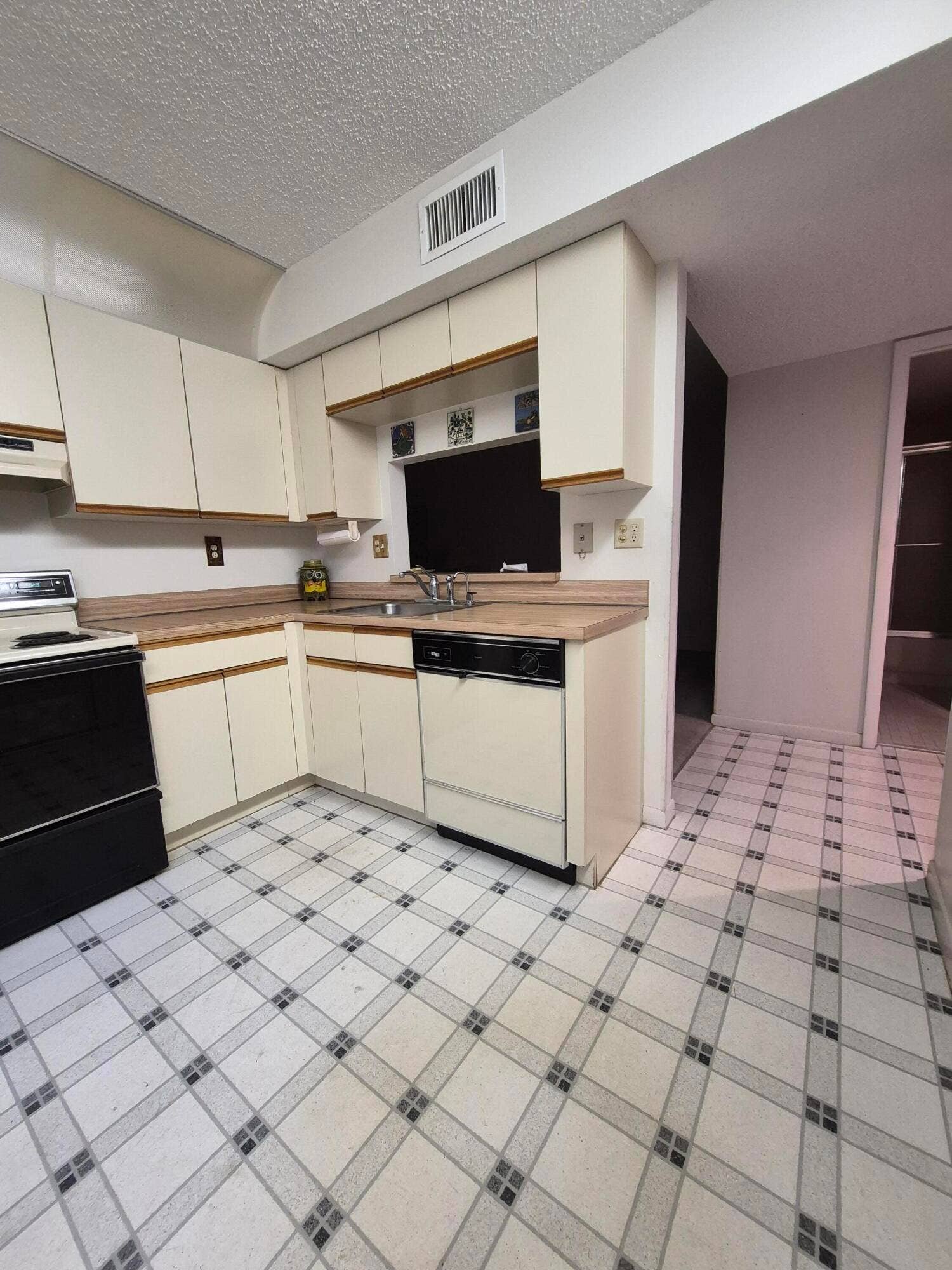 15251 LAKES OF DELRAY Boulevard, #327, Delray Beach, FL 33484 13429