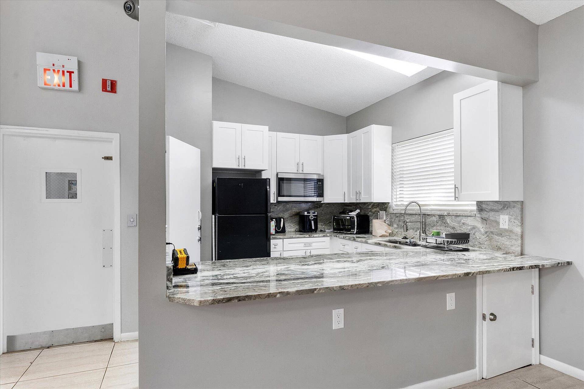2240 N Cypress Bend Drive, #704, Pompano Beach, FL 33069 29-2240 Cypress Bend Drive_029