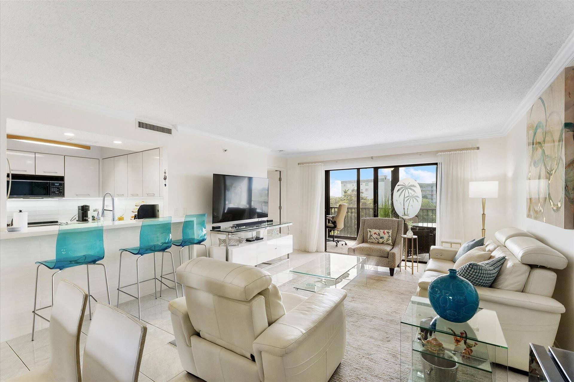 2240 N Cypress Bend Drive, #704, Pompano Beach, FL 33069 05-2240 Cypress Bend Drive_005