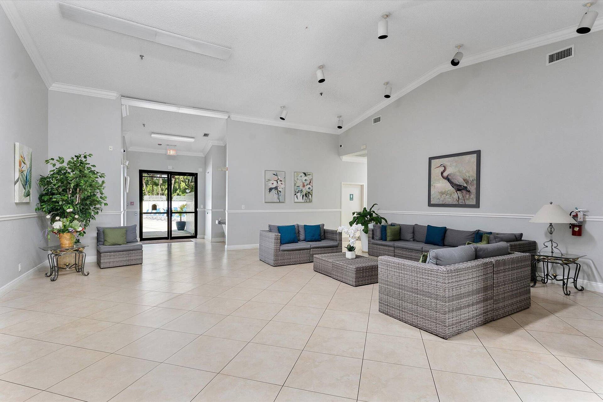 2240 N Cypress Bend Drive, #704, Pompano Beach, FL 33069 33-2240 Cypress Bend Drive_033