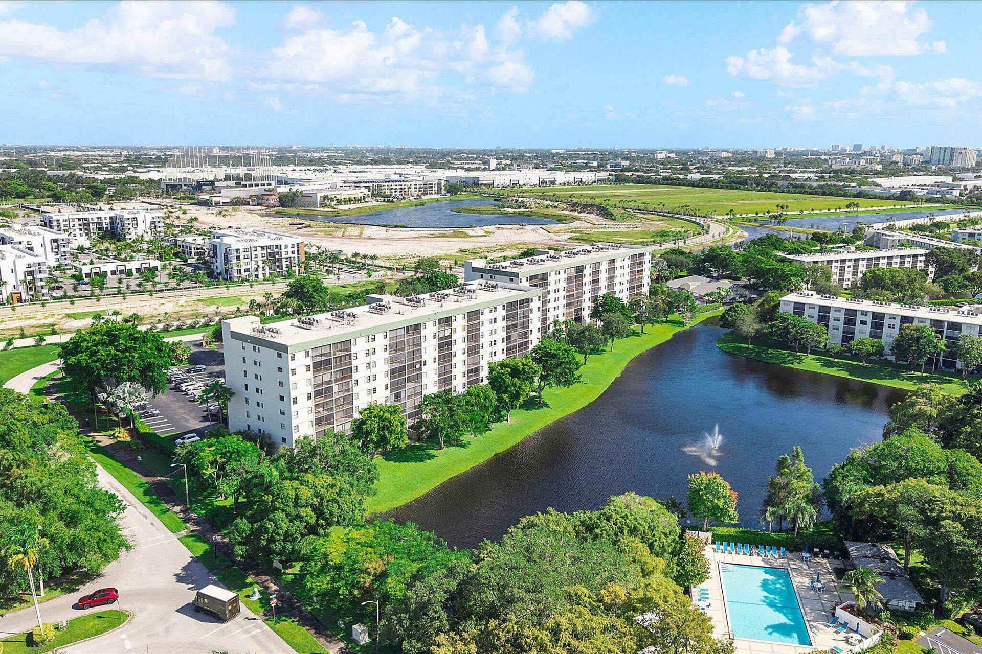 2240 N Cypress Bend Drive, #704, Pompano Beach, FL 33069 44-2240 Cypress Bend Drive_044