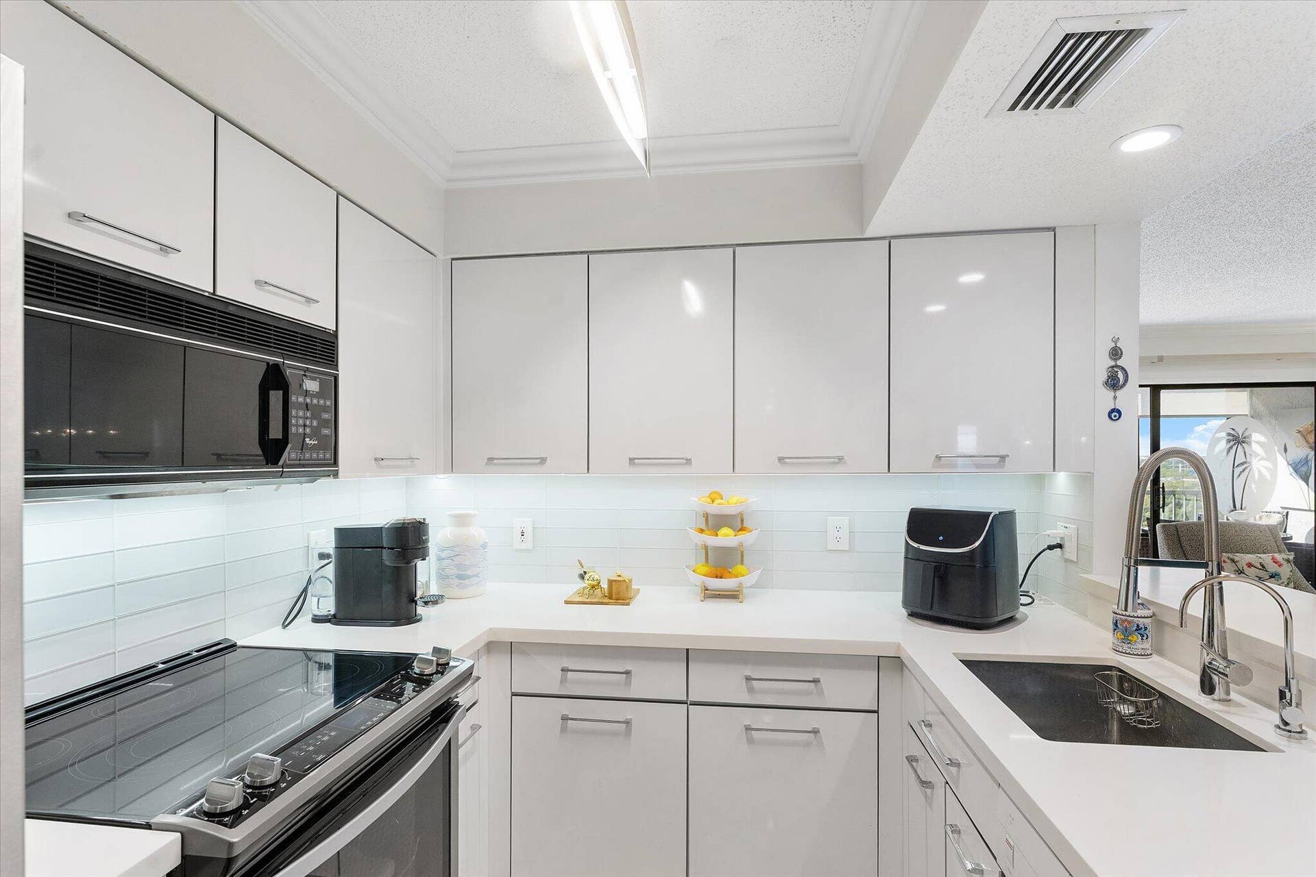 2240 N Cypress Bend Drive, #704, Pompano Beach, FL 33069 11-2240 Cypress Bend Drive_011