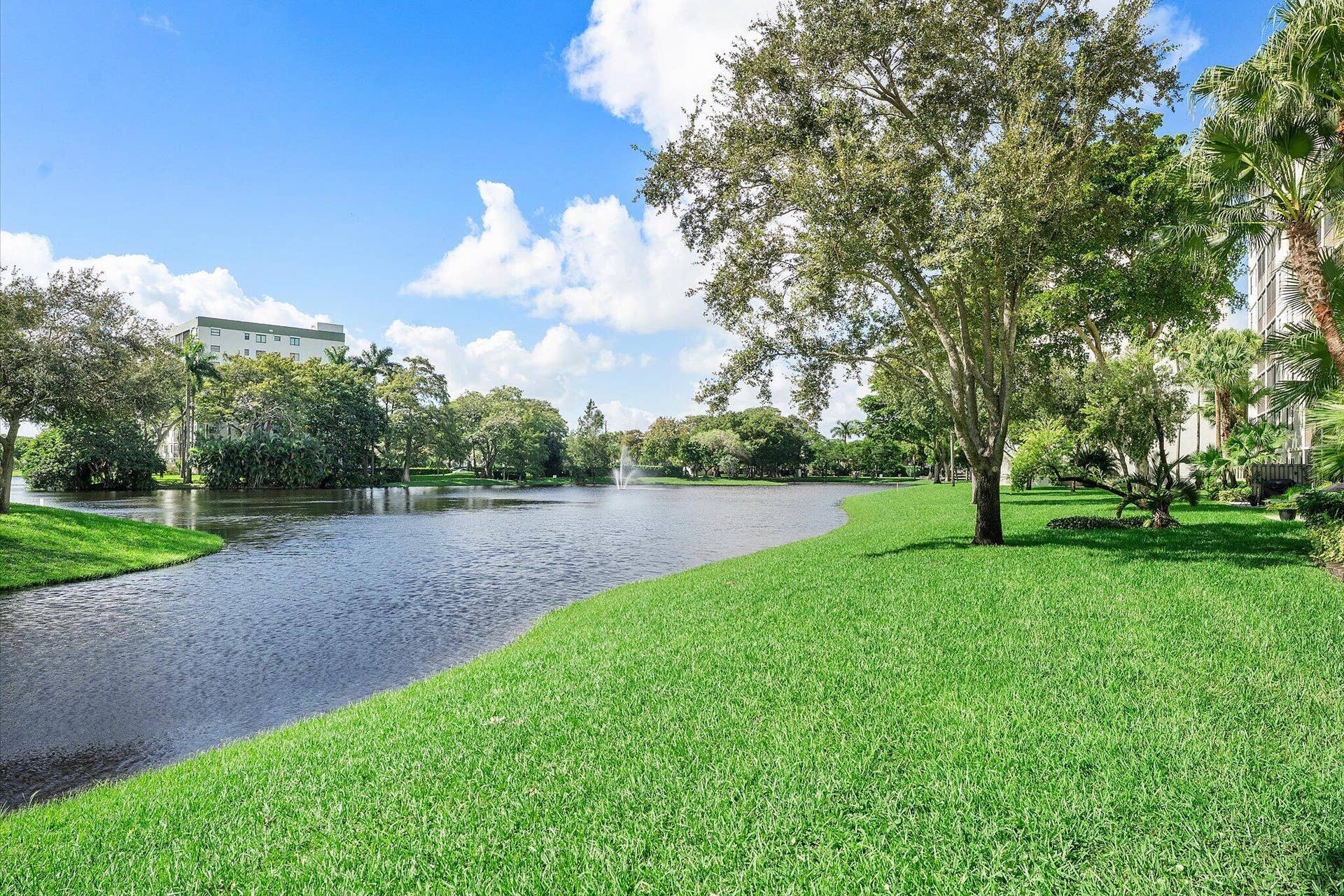 2240 N Cypress Bend Drive, #704, Pompano Beach, FL 33069 38-2240 Cypress Bend Drive_038