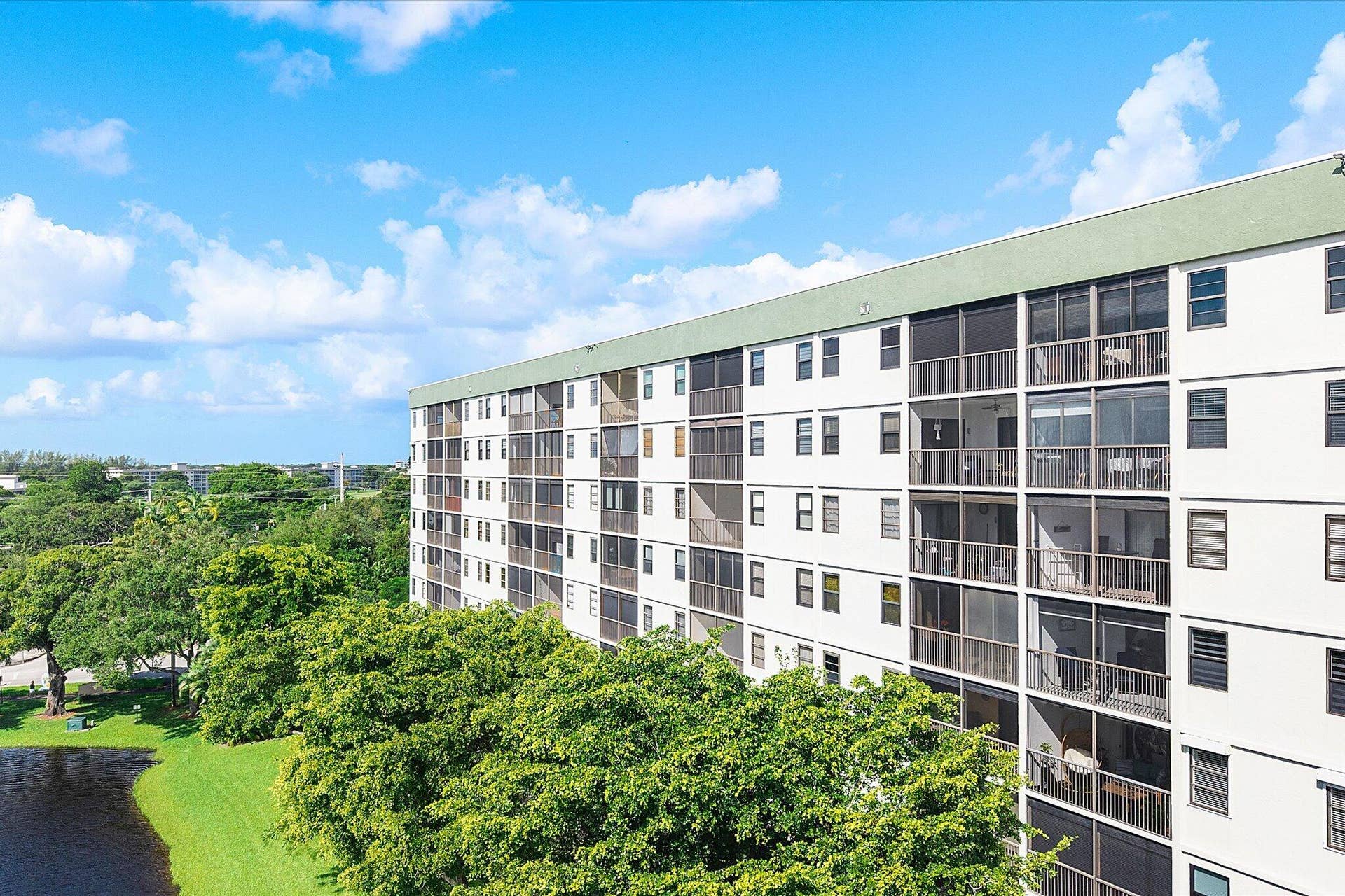 2240 N Cypress Bend Drive, #704, Pompano Beach, FL 33069 39-2240 Cypress Bend Drive_039
