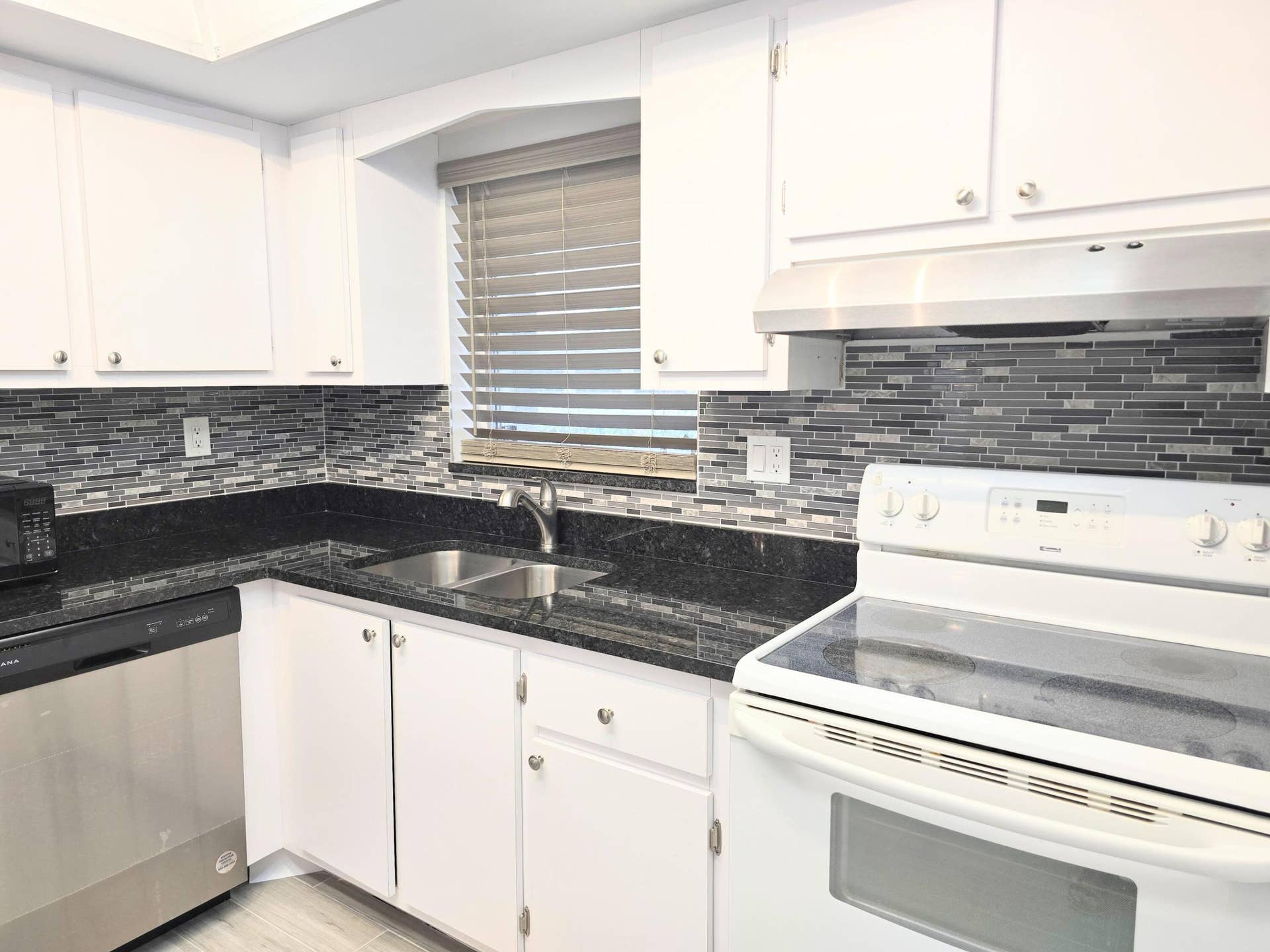2907 ASHLEY Drive W, #A, West Palm Beach, FL 33415 image(10)