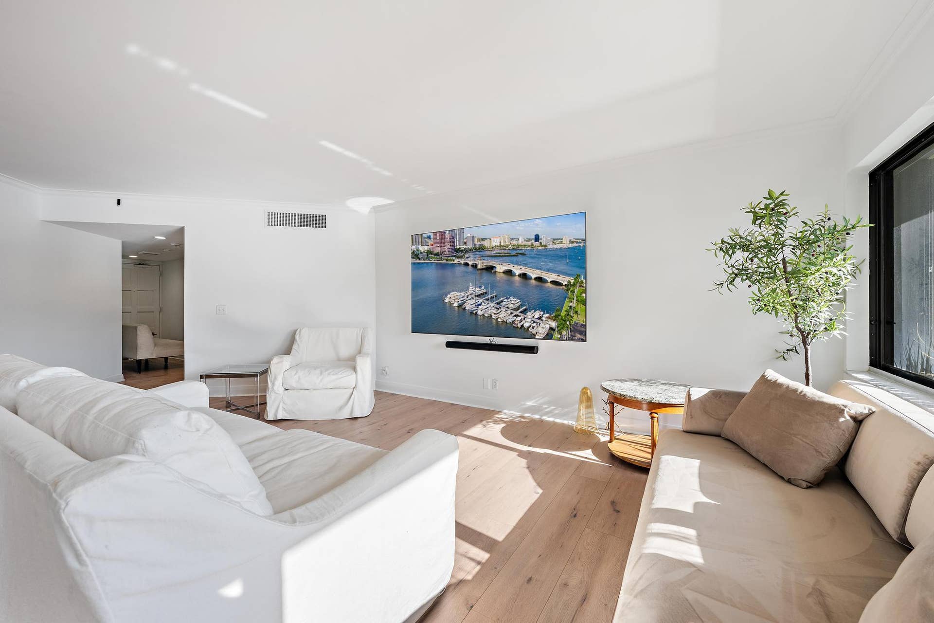 1124 Marine Way W D2R-9