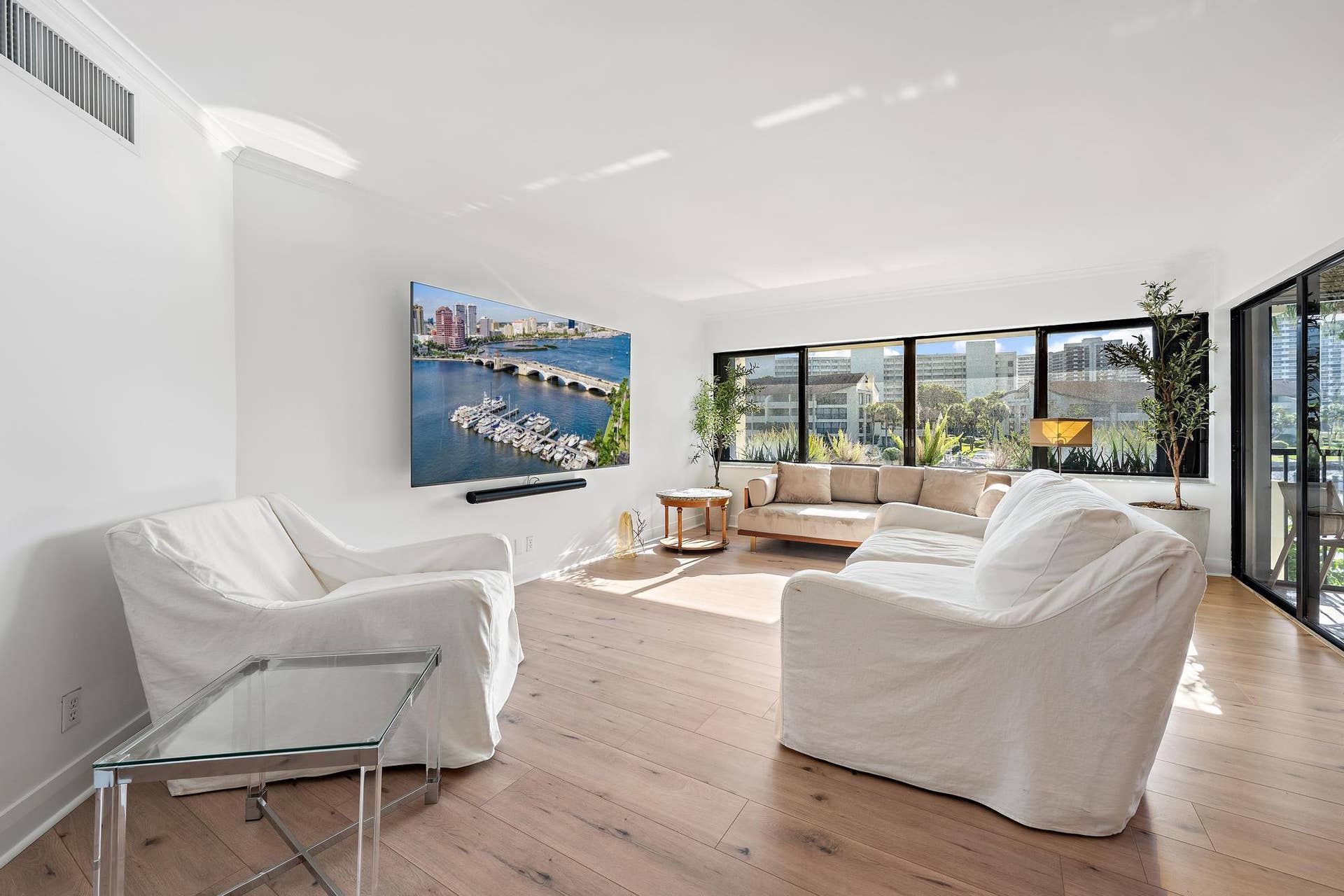 1124 Marine Way W D2R-8