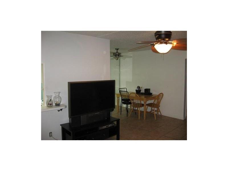 2400 NE 10th Street NE, #305, Pompano Beach, FL 33062 Photo 9