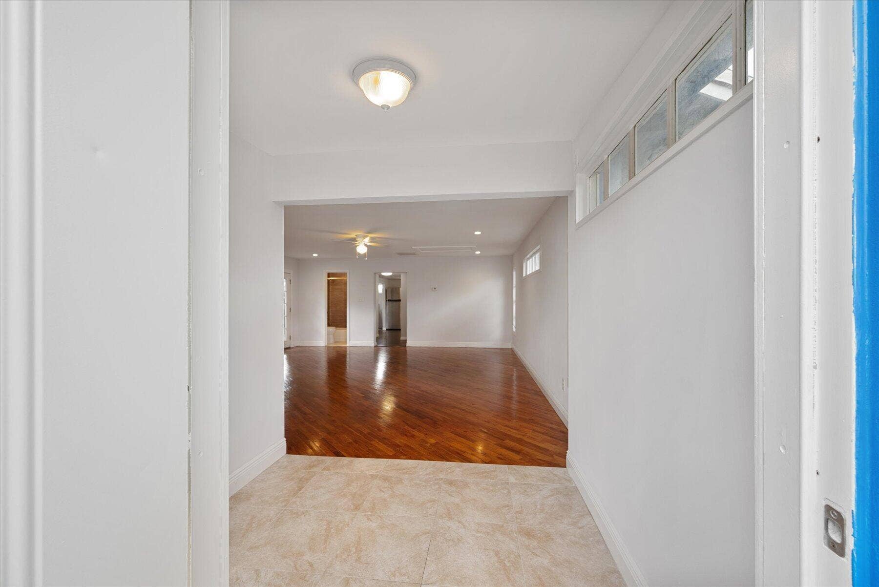 714 W LAKEWOOD Road, #B, West Palm Beach, West Palm Beach, FL 33405 20250707003831595271000000-o