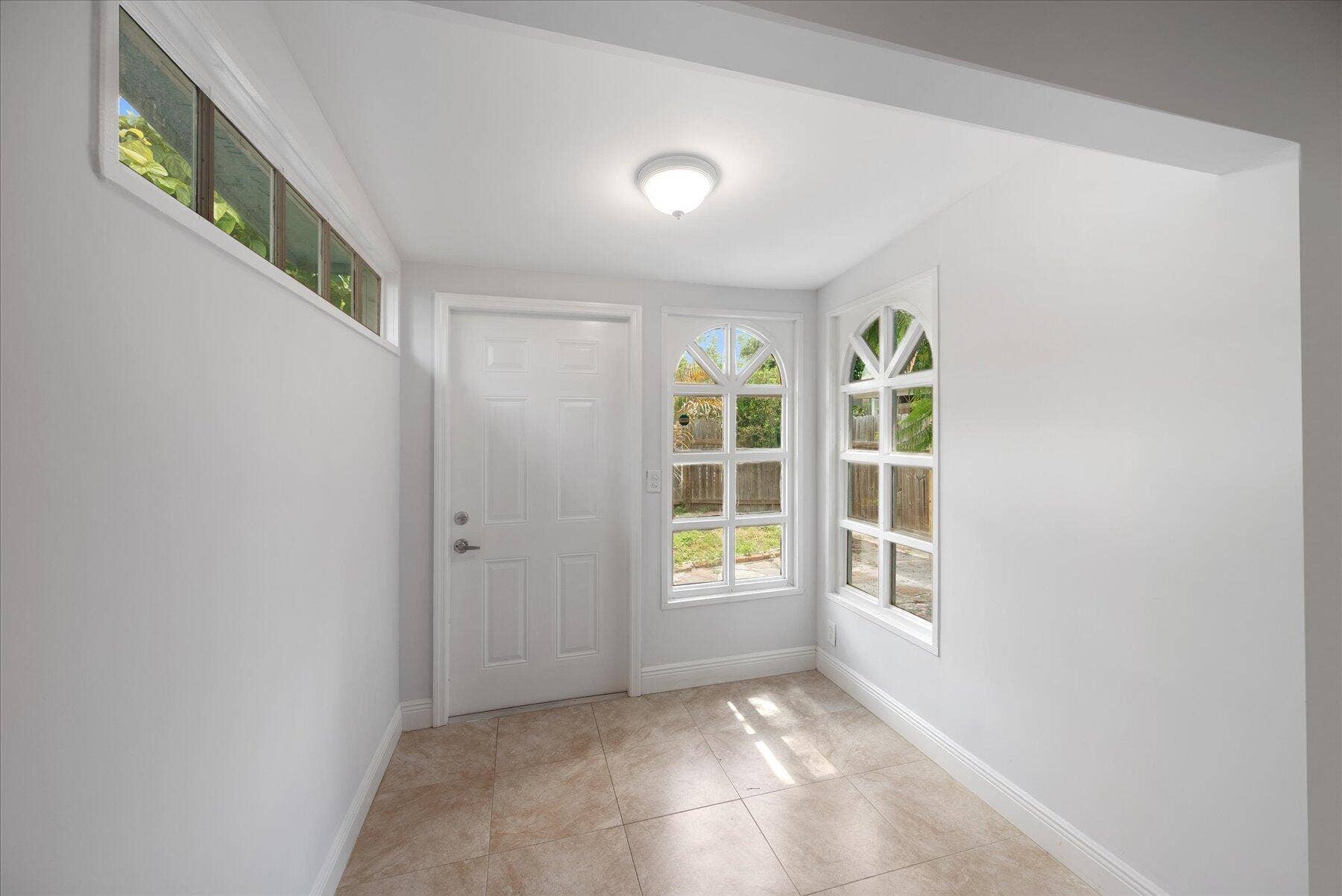 714 W LAKEWOOD Road, #B, West Palm Beach, West Palm Beach, FL 33405 20250707003831155315000000-o