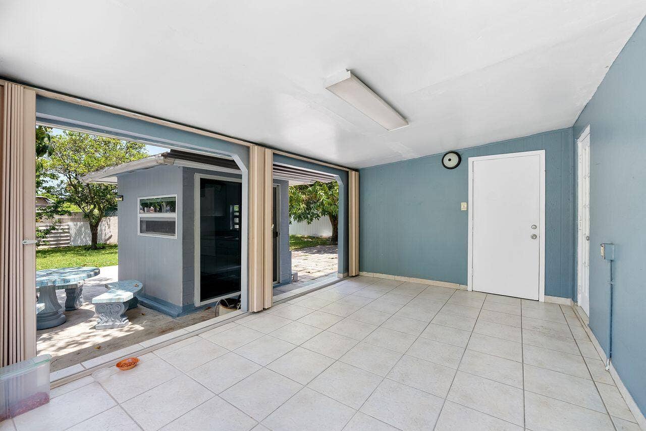 1302 SW 22ND Avenue, Fort Lauderdale, FL 33312 Pation with Small Kitchen Shed