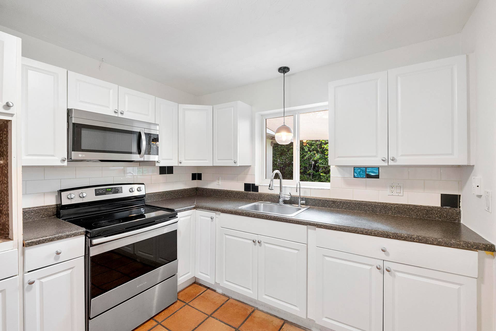 410 NE 36th Street, Boca Raton, FL 33431 410 Ne 36th St_035