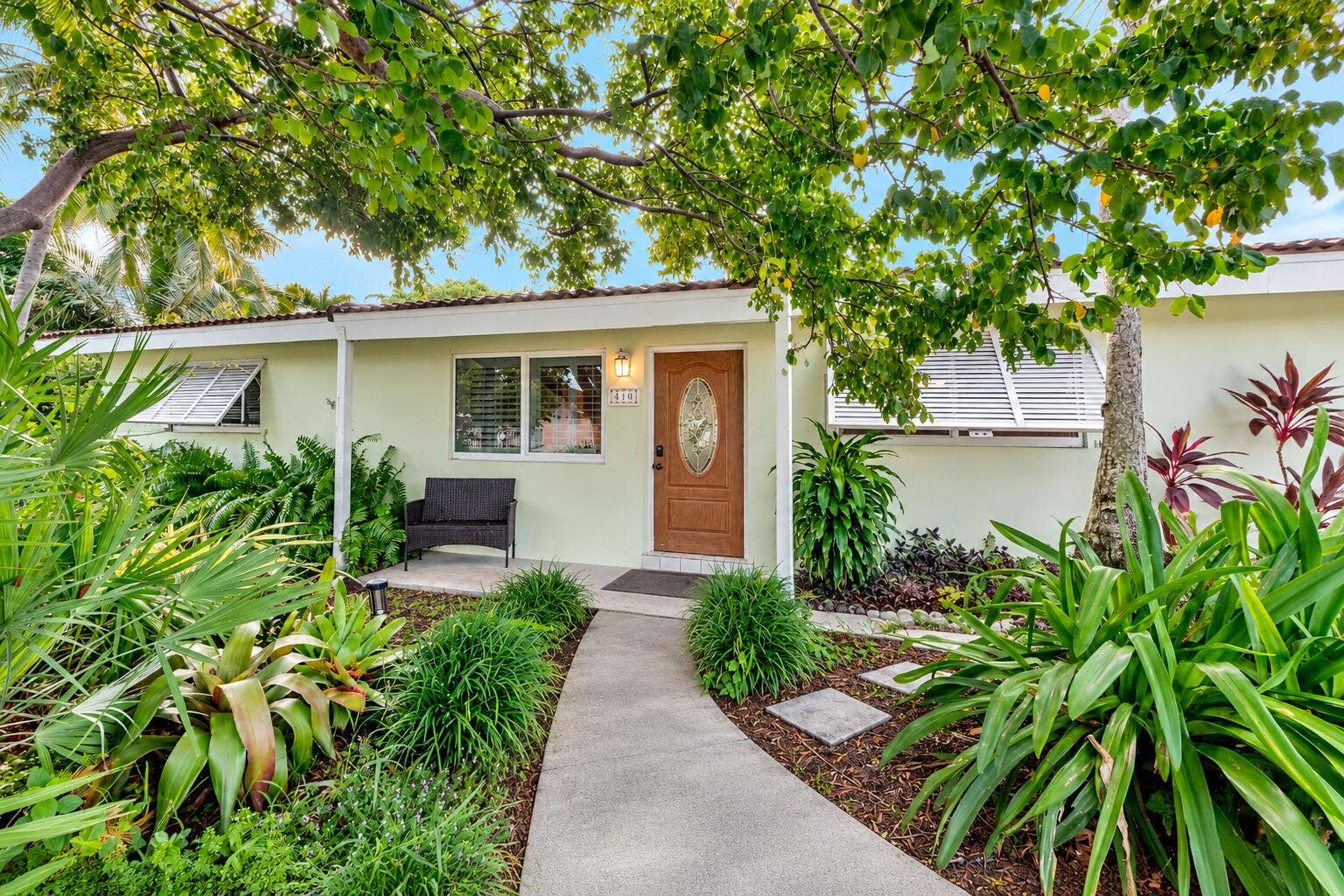 410 NE 36th Street, Boca Raton, FL 33431 Professionally landscaped throughout