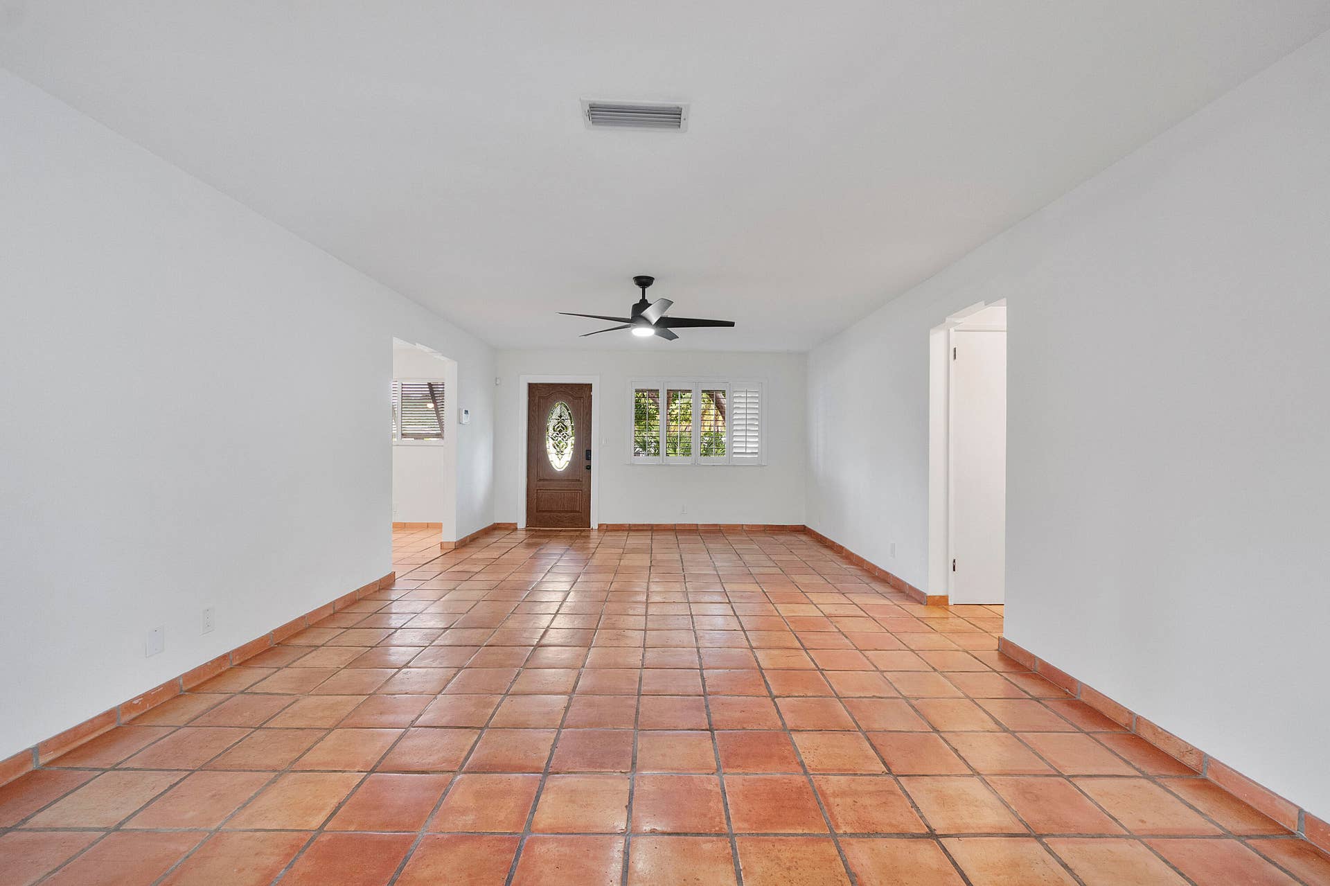 410 NE 36th Street, Boca Raton, FL 33431 Living room