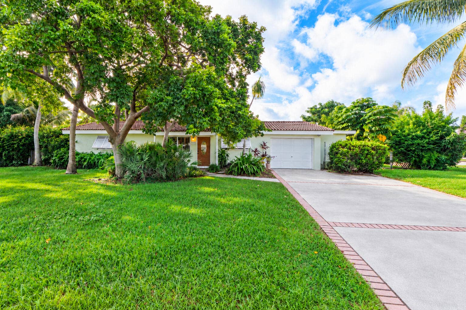 410 NE 36th Street, Boca Raton, FL 33431 Welcome home!
