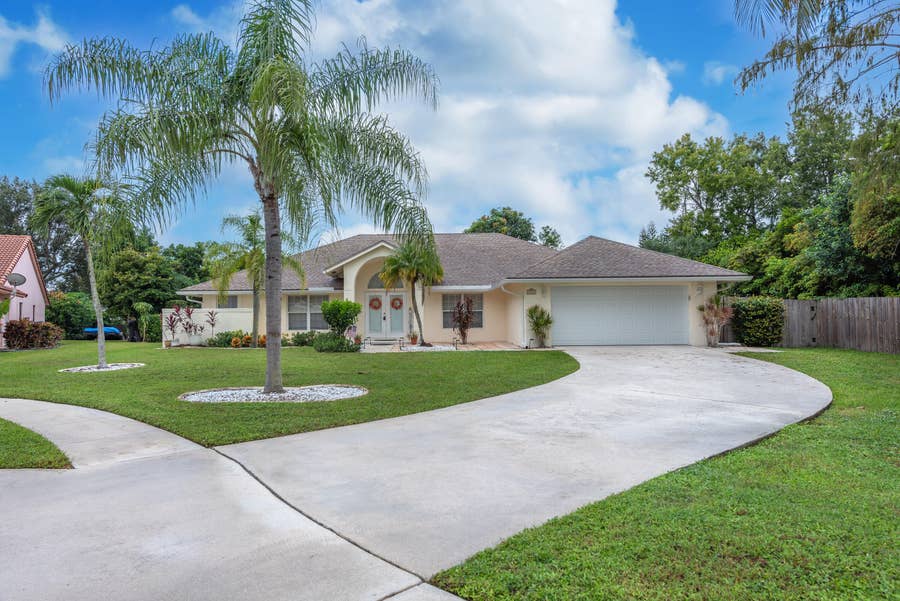Property photo for 1447 Spanish Oak Way, Wellington, FL
