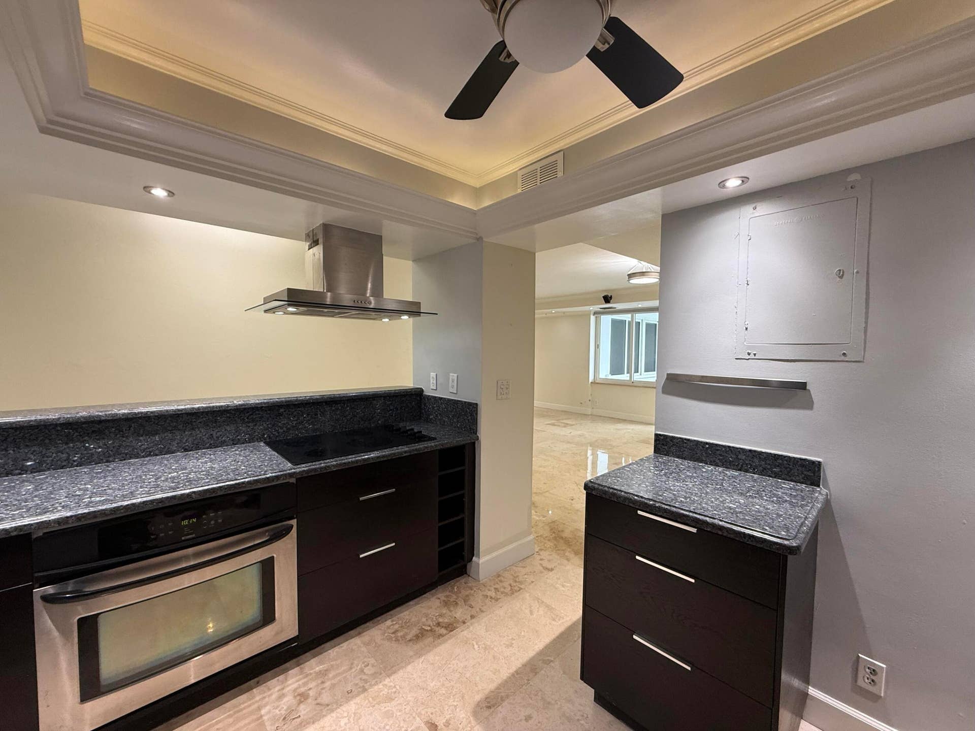 3233 NE 34TH, #1712, Fort Lauderdale, FL 33308 Kitchen