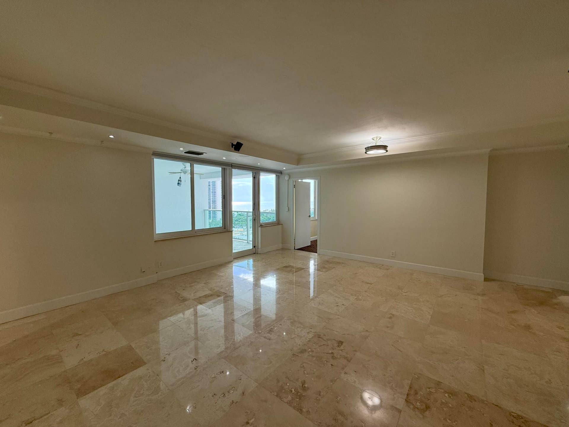 3233 NE 34TH, #1712, Fort Lauderdale, FL 33308 Dining / Living Area