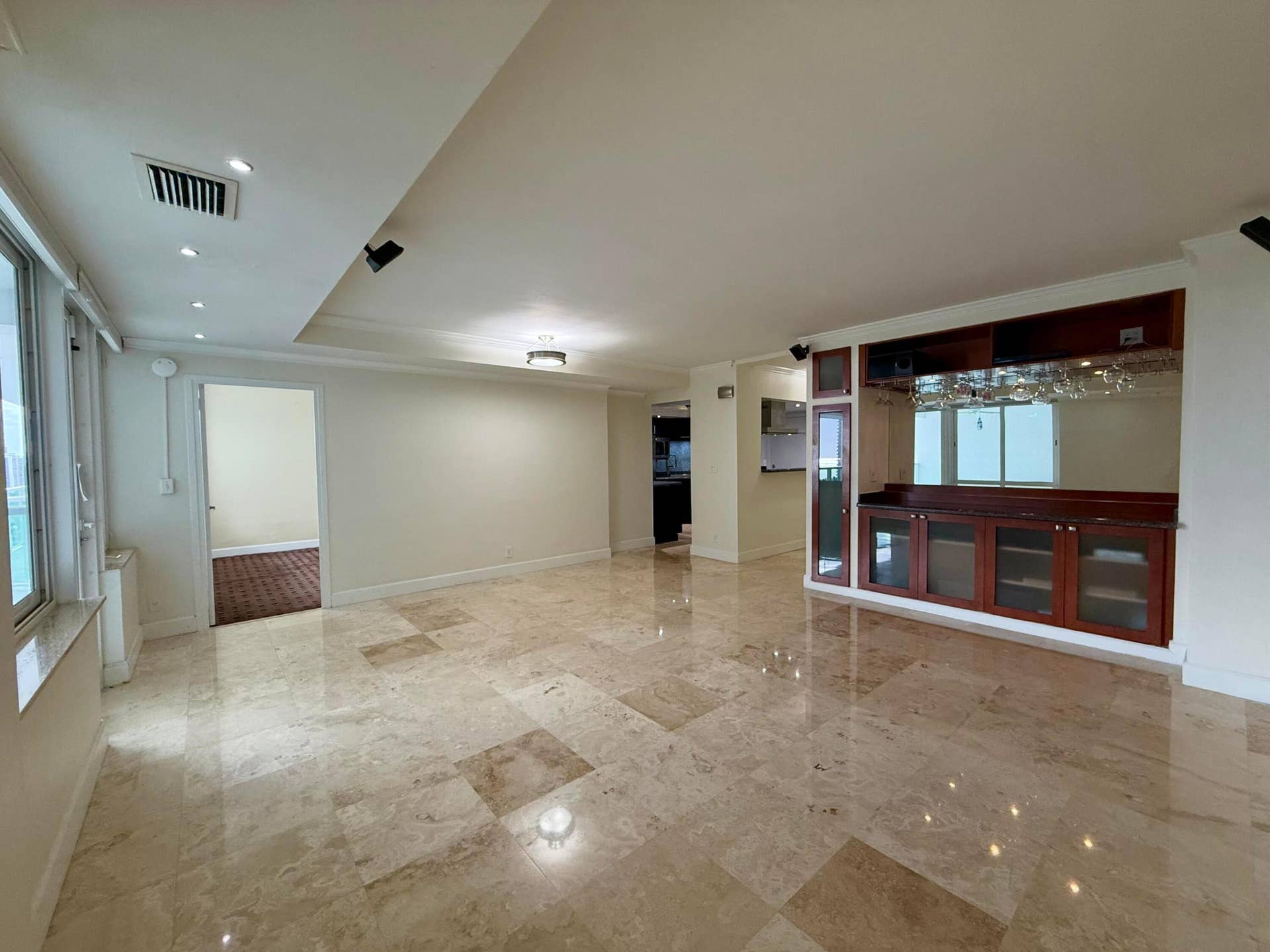 3233 NE 34TH, #1712, Fort Lauderdale, FL 33308 Dining / Living Area
