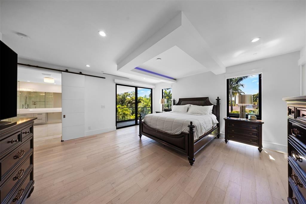 2001 Marietta Drive, Fort Lauderdale, FL 33316 Primary Suite 2nd Floor