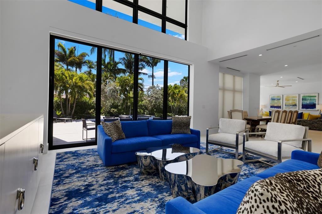 2001 Marietta Drive, Fort Lauderdale, FL 33316 Living room overlooking pool