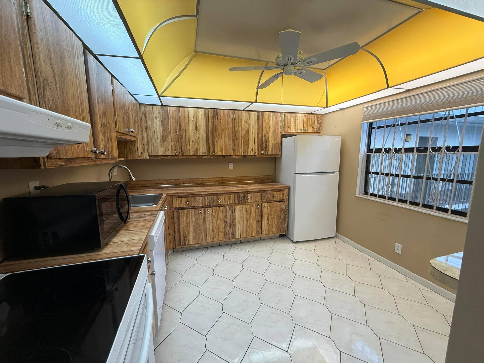 466 PIEDMONT J, Delray Beach, Delray Beach, FL 33484 Kitchen