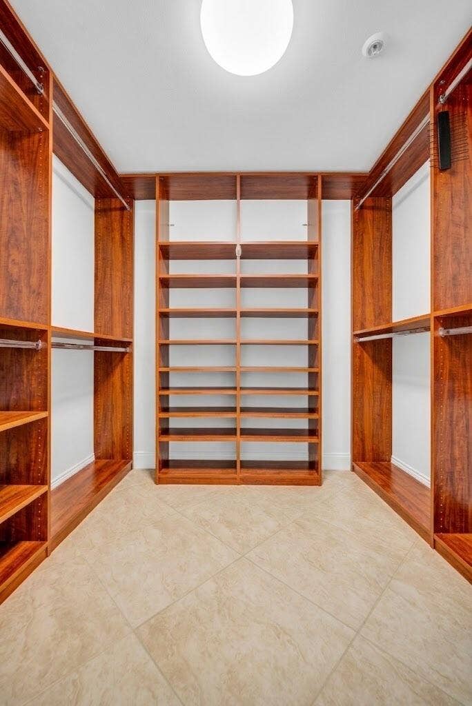2660 S OCEAN Boulevard, #602N, Palm Beach, Palm Beach, FL 33480 2660 closet