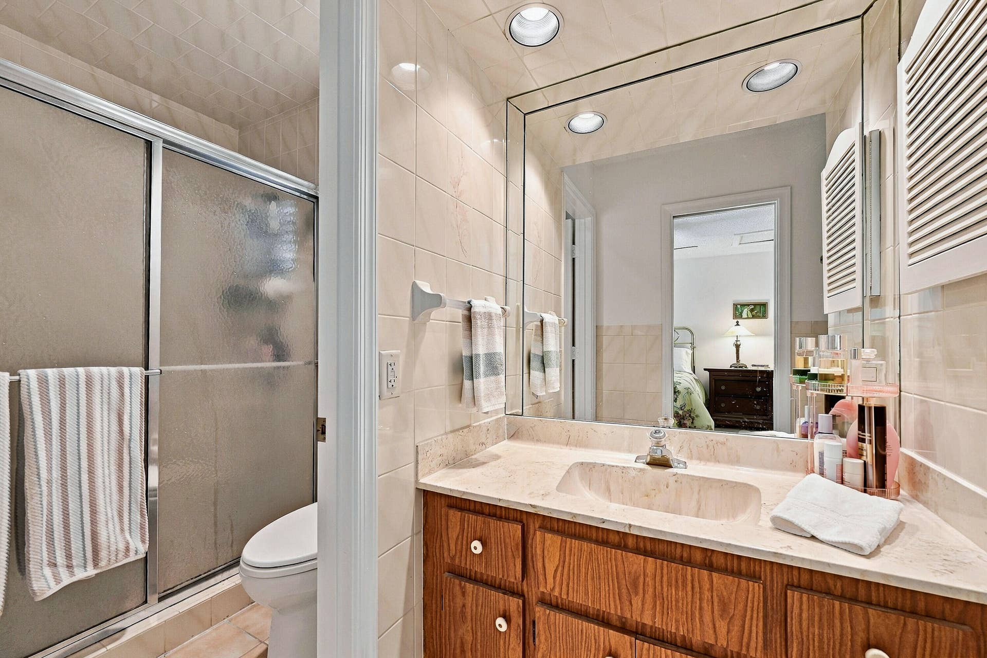 22932 IRONWEDGE Drive, Boca Raton, FL 33433 Jack and Jill Bathroom