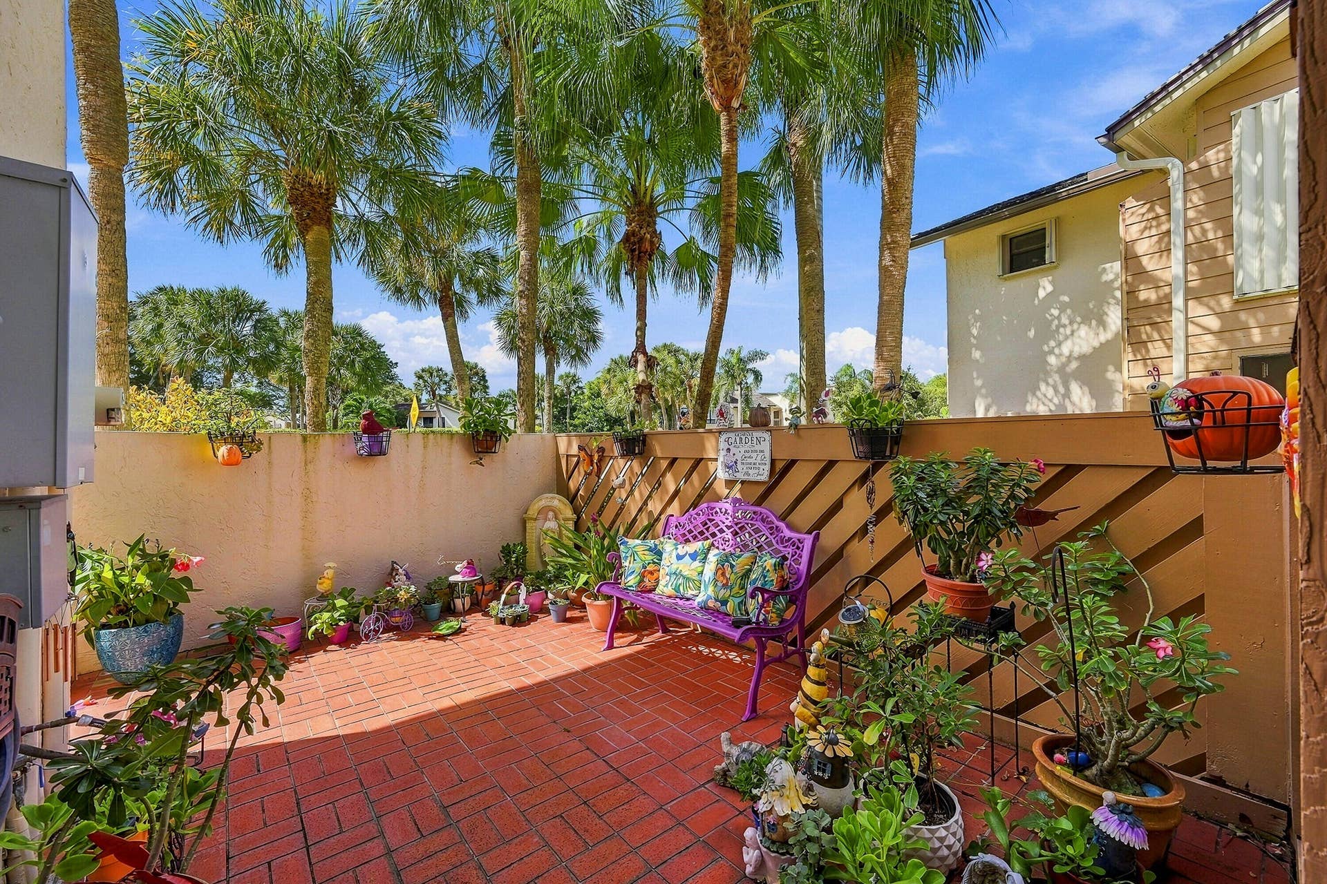 22932 IRONWEDGE Drive, Boca Raton, FL 33433 Front Courtyard
