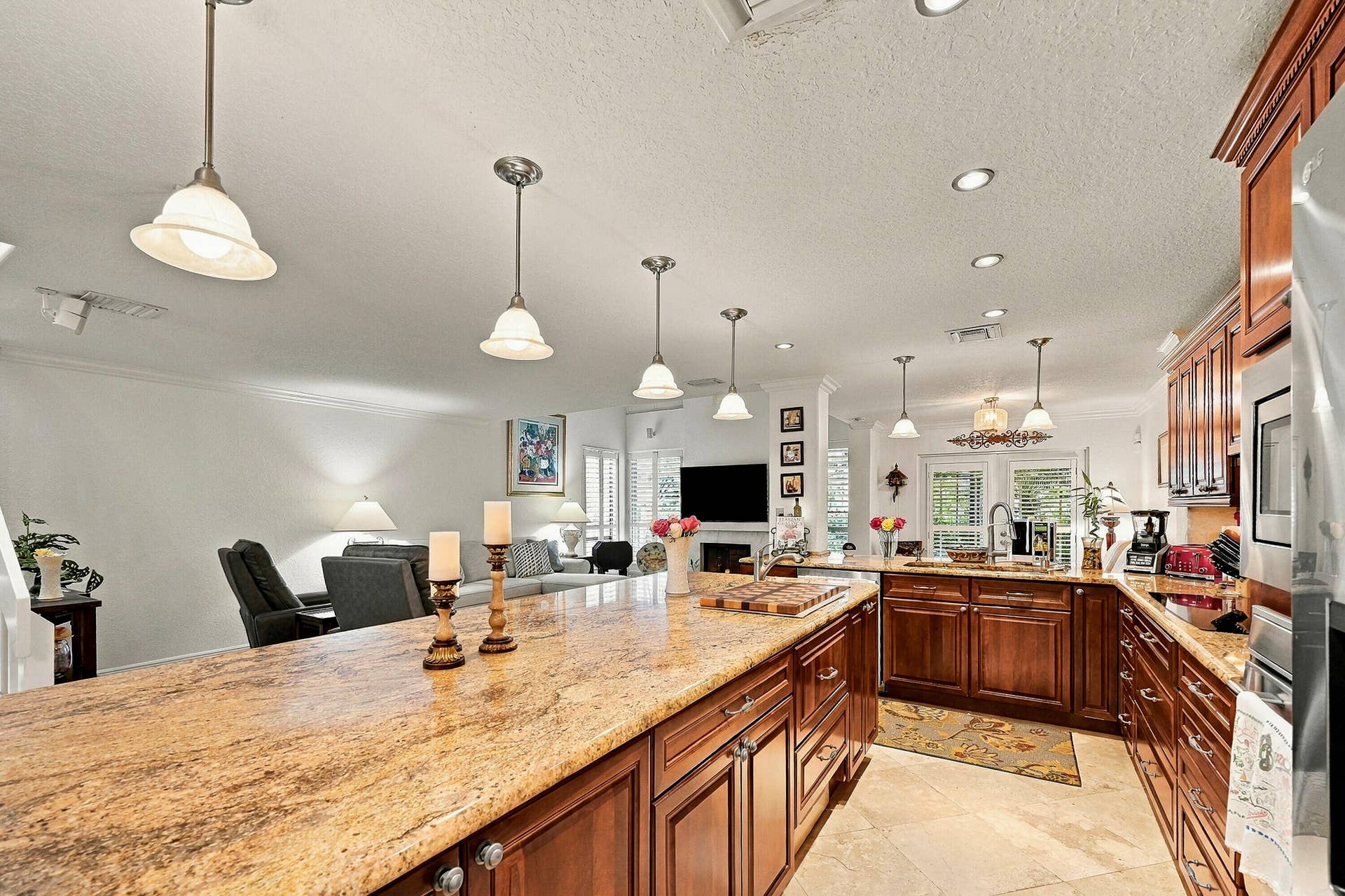 22932 IRONWEDGE Drive, Boca Raton, FL 33433 Custom Kitchen
