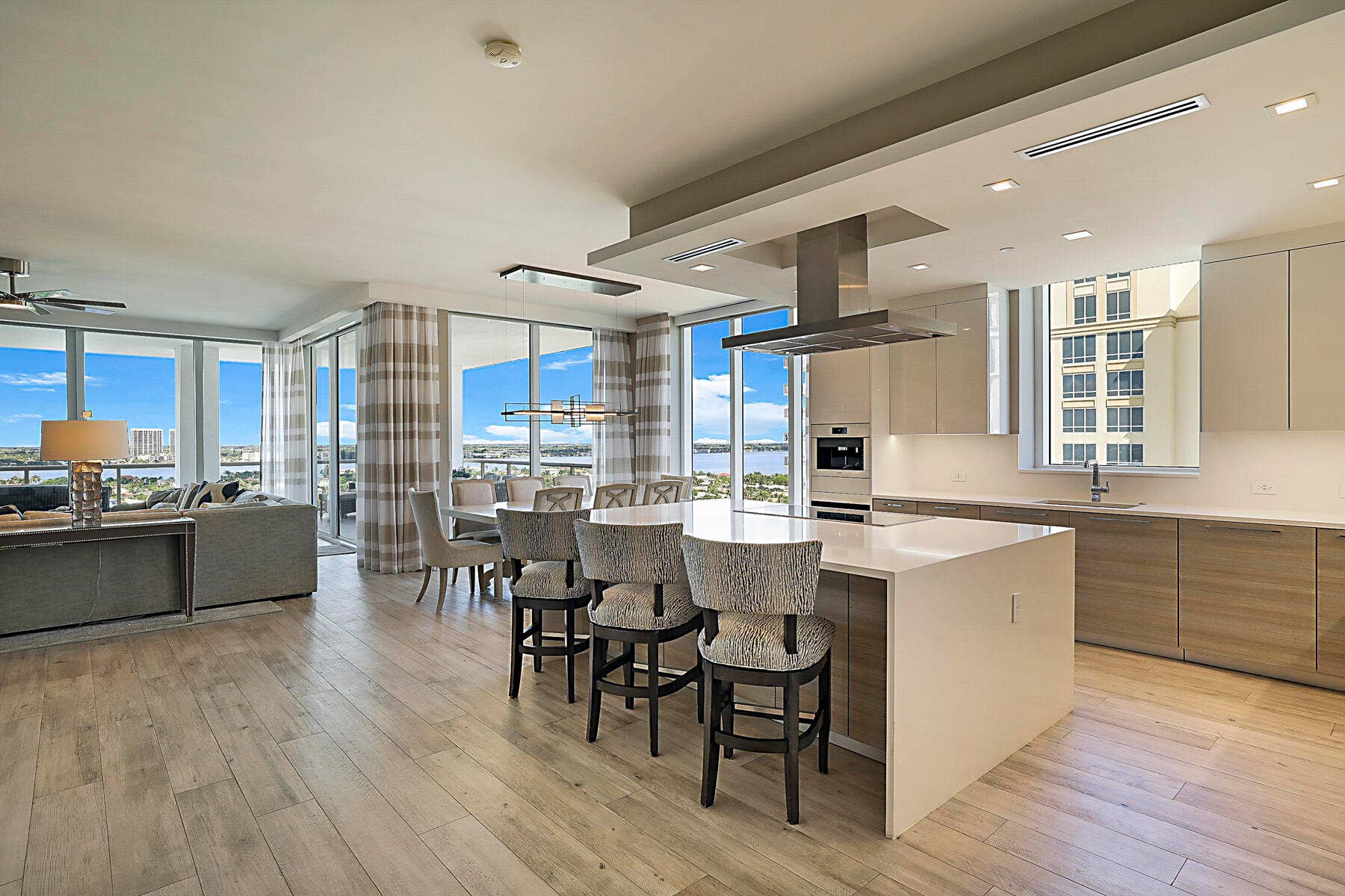 EXTRA LARGE KITCHEN ISLE
