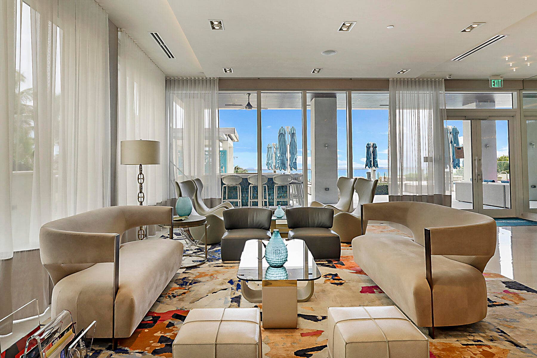 CLUB ROOM