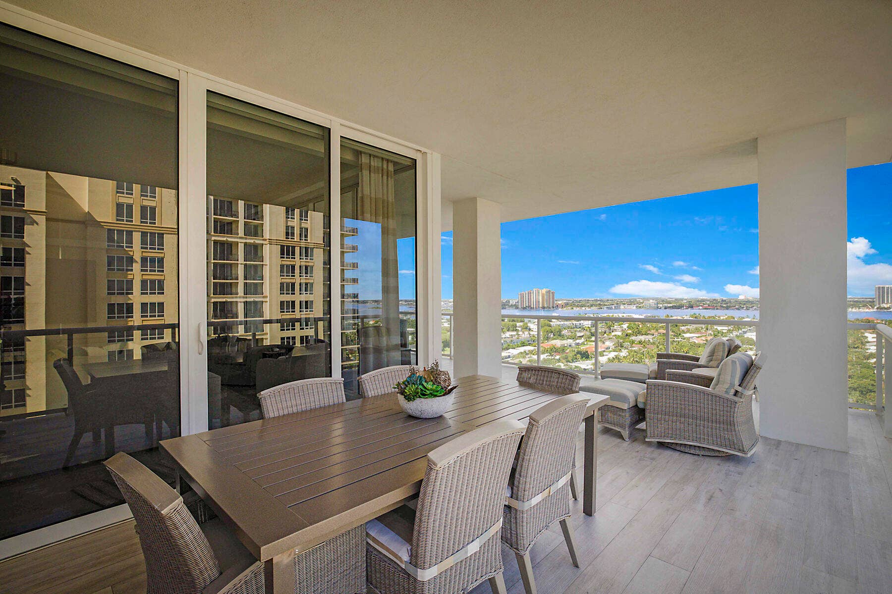 WRAPAROUND BALCONY