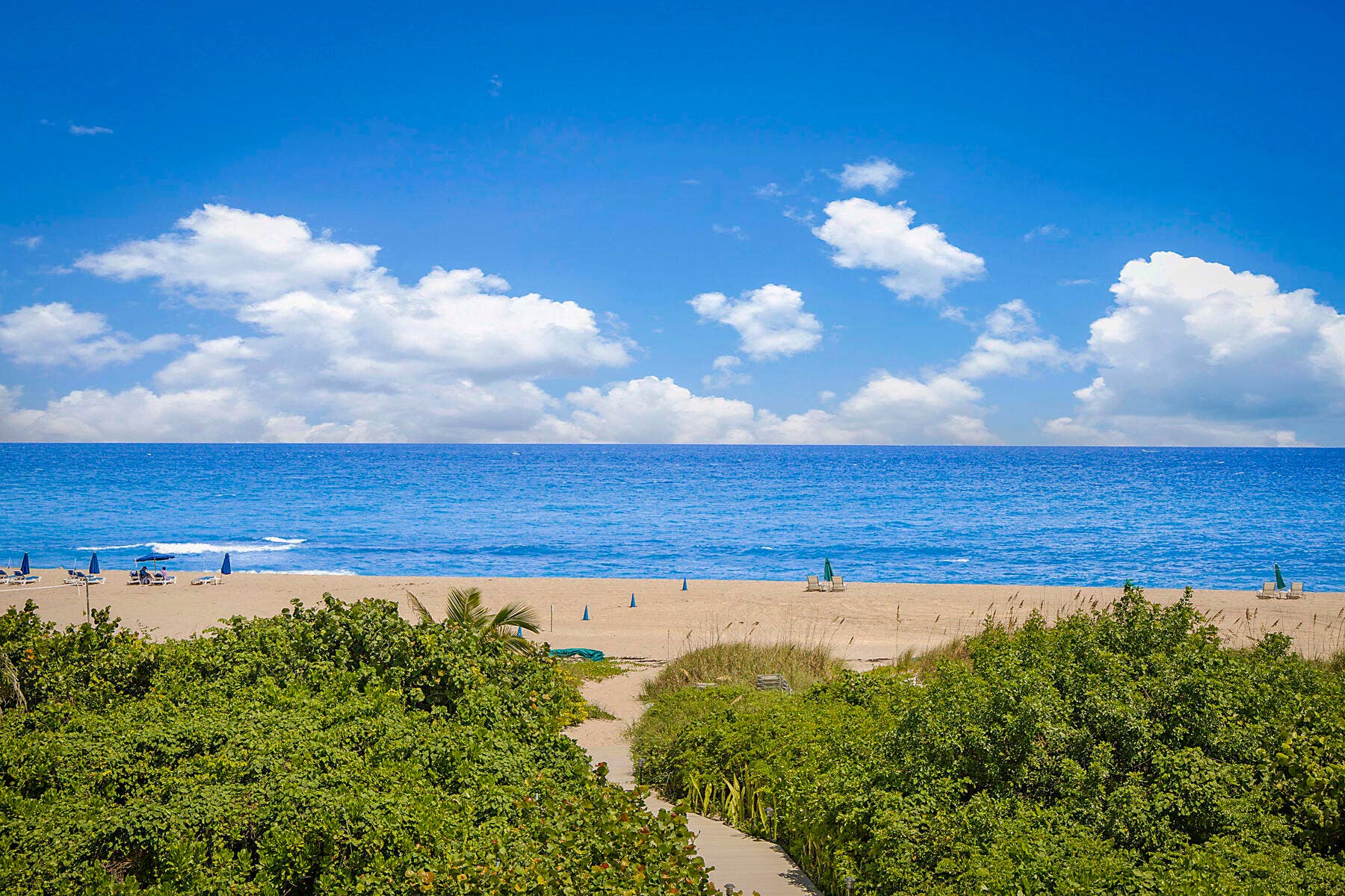 ACCESS TO THE BEACH