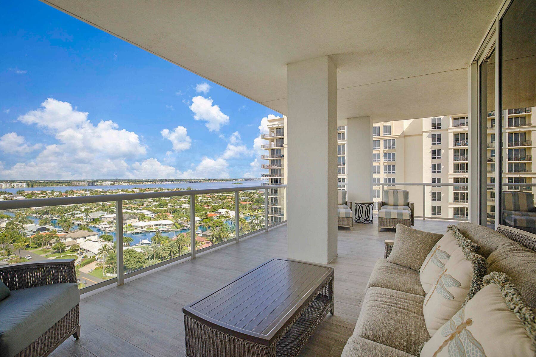 EXTRA LARGE BALCONY