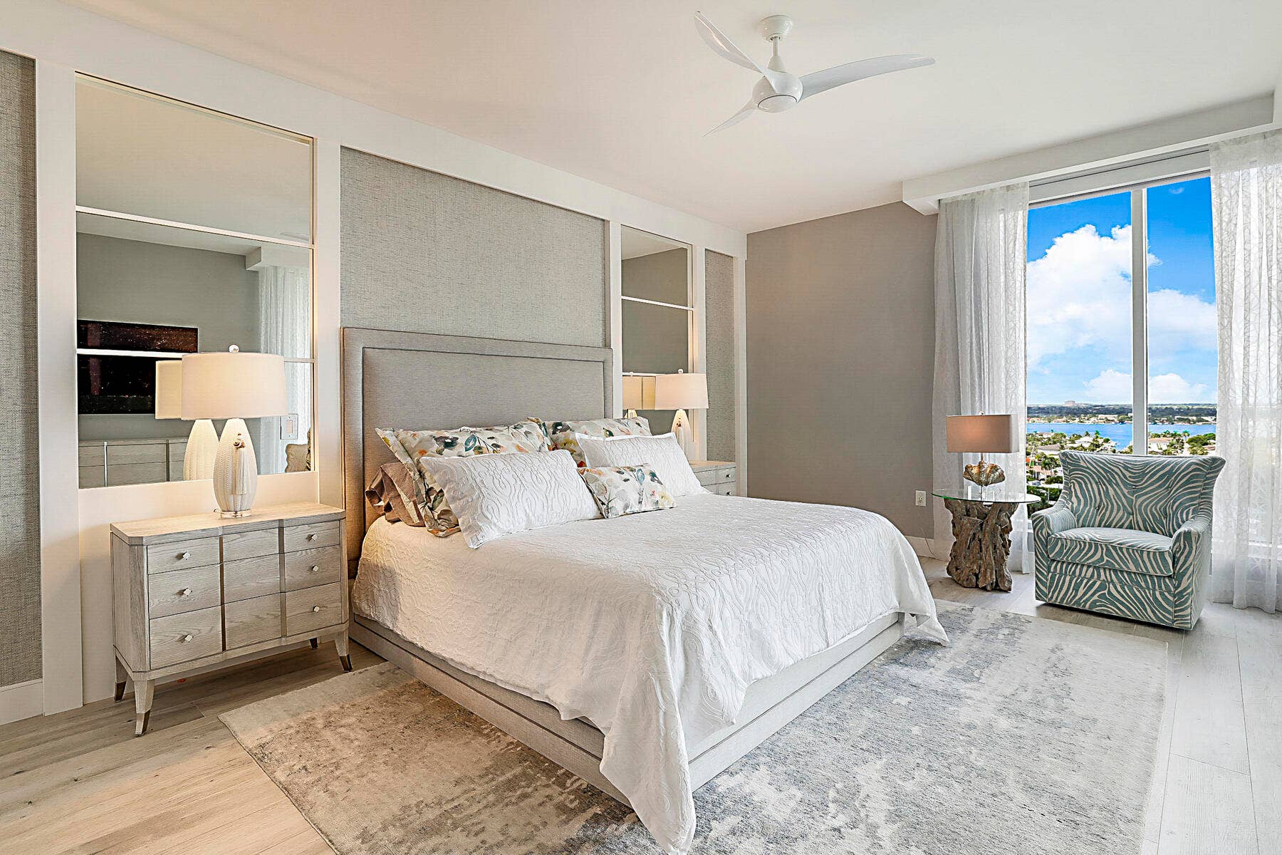 PRINCIPAL SUITE