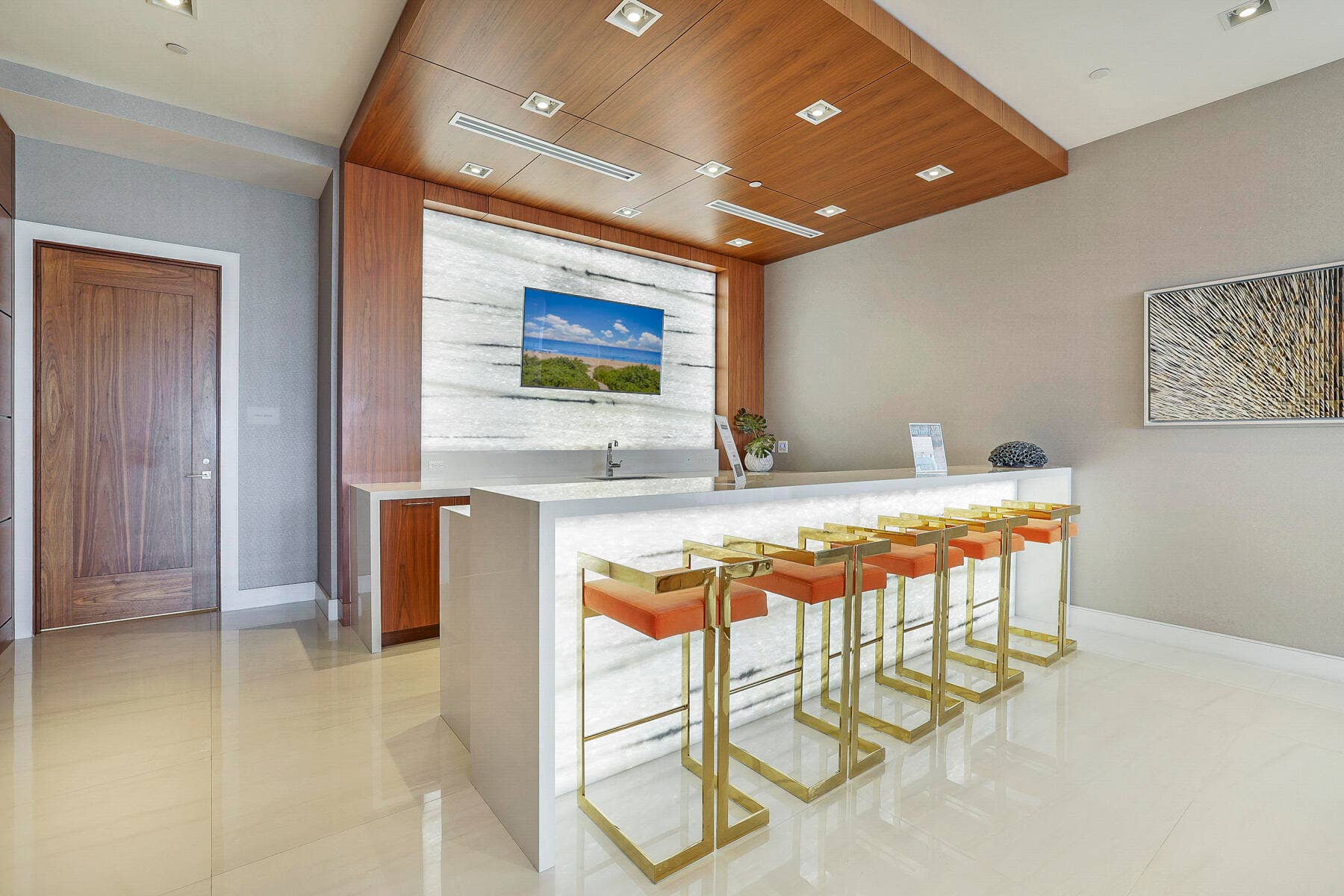 CLUB ROOM