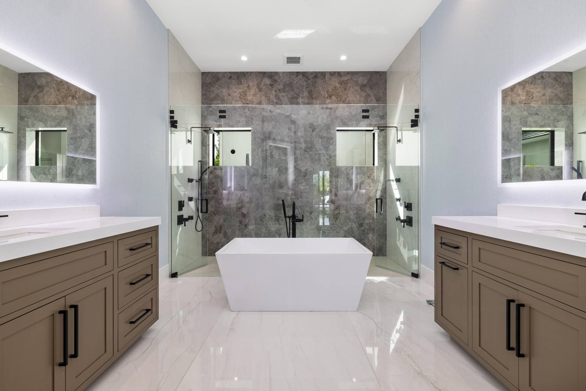 Master Suite 2 Bathroom