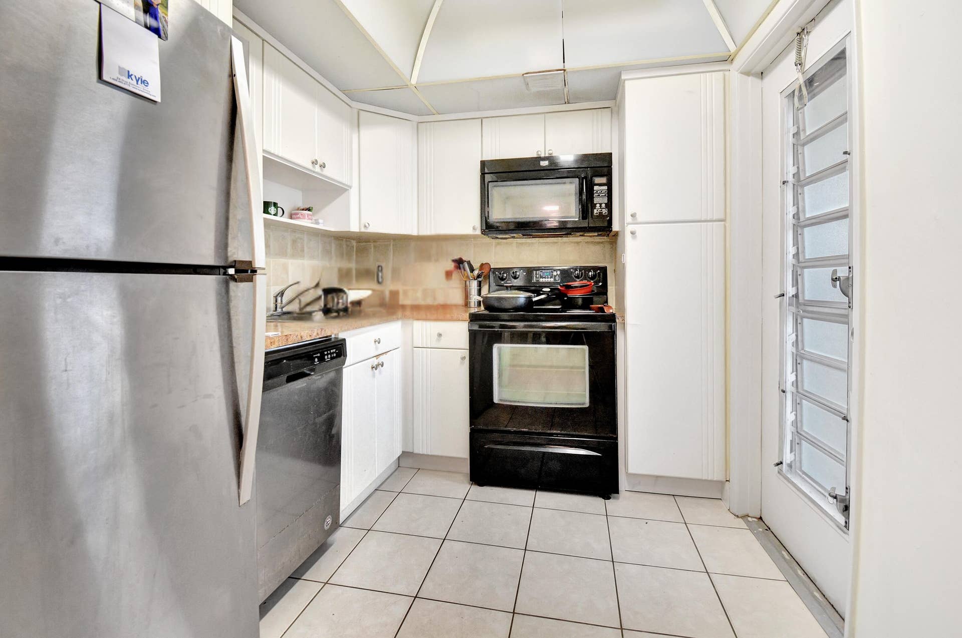 2671 S COURSE Drive, #105, Pompano Beach, FL 33069 Kitchen