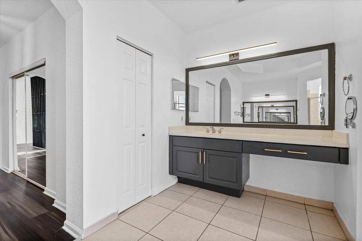 1831 Waldorf Drive E, Royal Palm Beach, FL 33411 EN-SUITE BATHROOM IN MAIN MASTER SUITE ON SECOND FLOOR