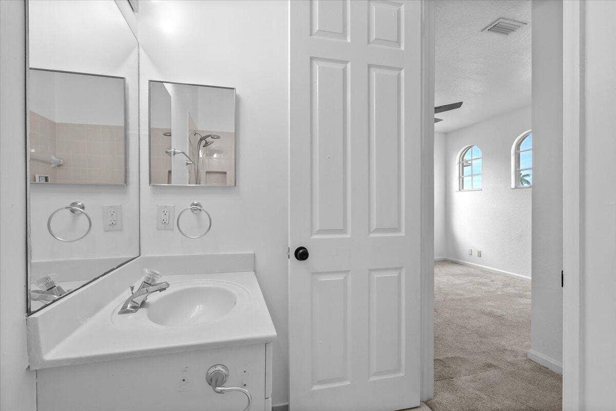 1831 Waldorf Drive E, Royal Palm Beach, FL 33411 EN-SUITE BATHROOM IN BEDROOM #3