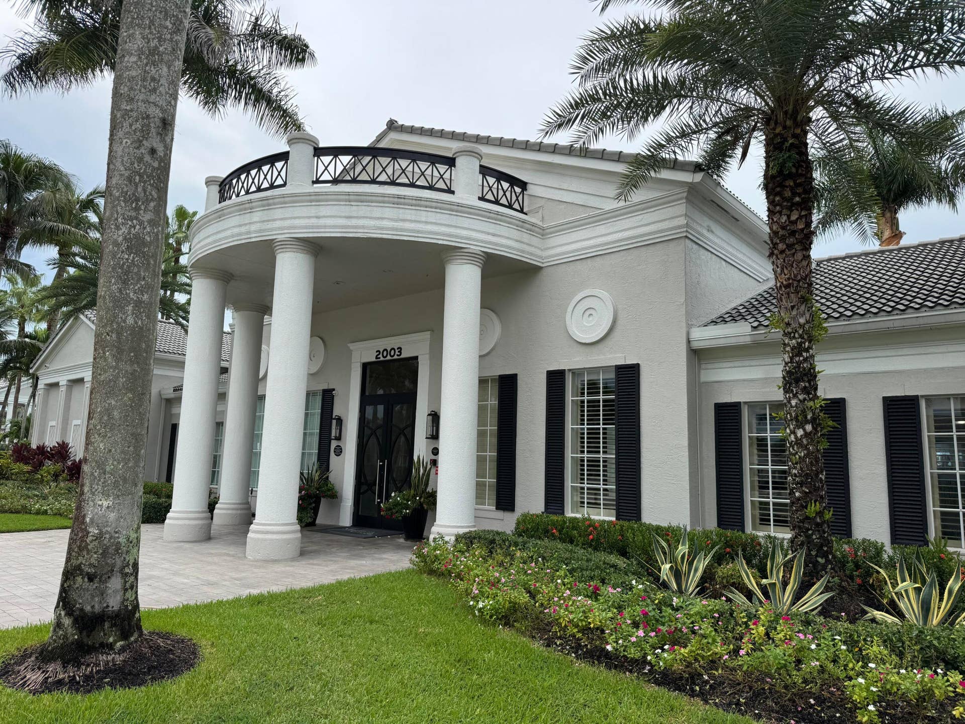 1831 Waldorf Drive E, Royal Palm Beach, FL 33411 FRONT VIEW OF CLUBHOUSE ENTRANCE