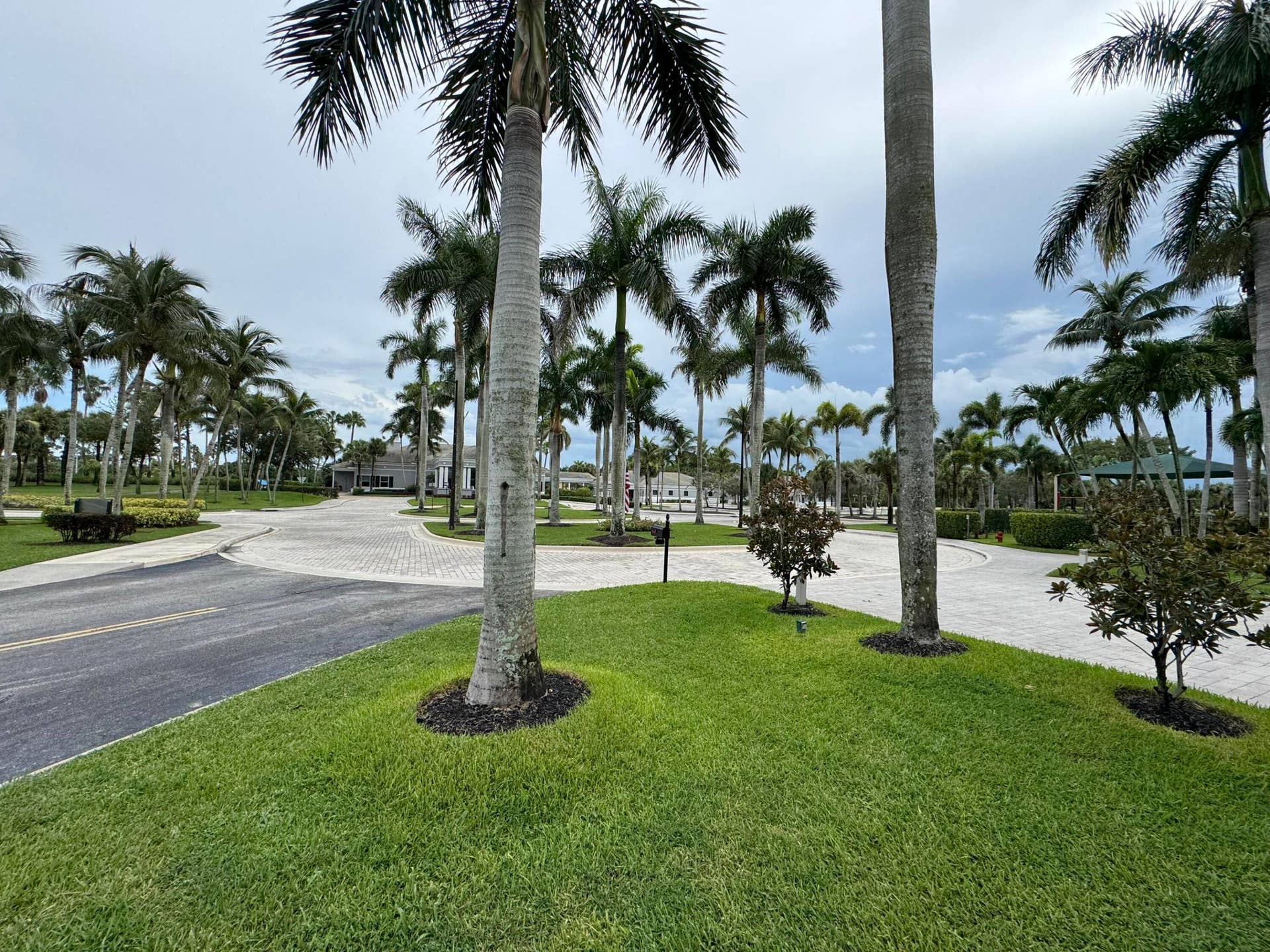 1831 Waldorf Drive E, Royal Palm Beach, FL 33411 COURTYARD OF CLUBHOUSE